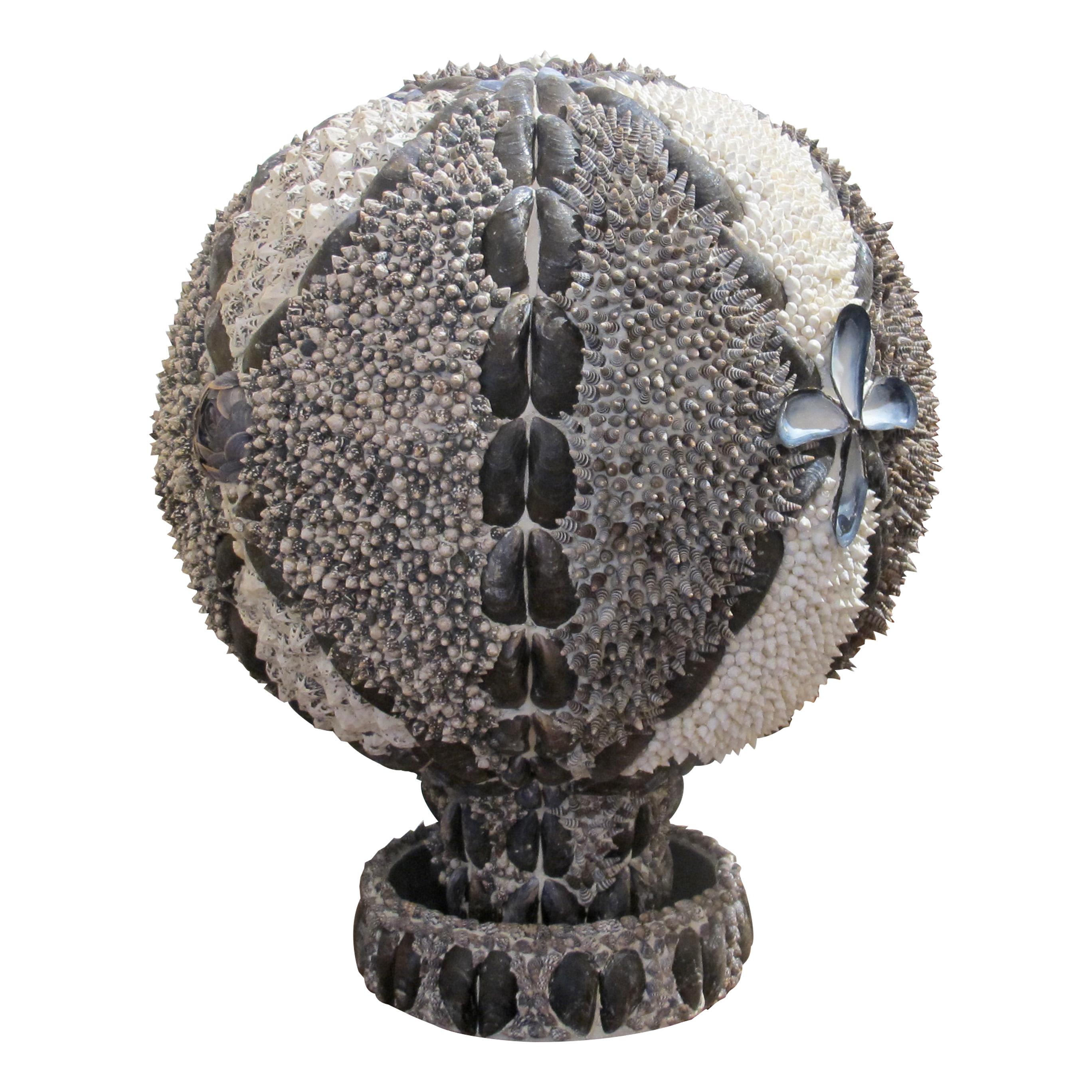 1960s Elegant Twin Shell Globes with Handcrafted Coastal Art, English In Good Condition For Sale In London, GB