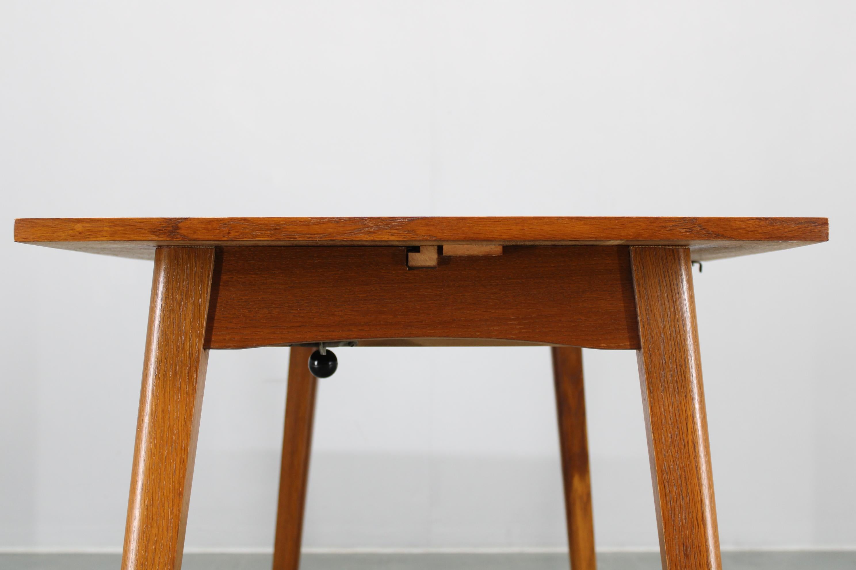 Ascensor de los años 60 y mesa de comedor extensible de roble, Alemania en venta 4