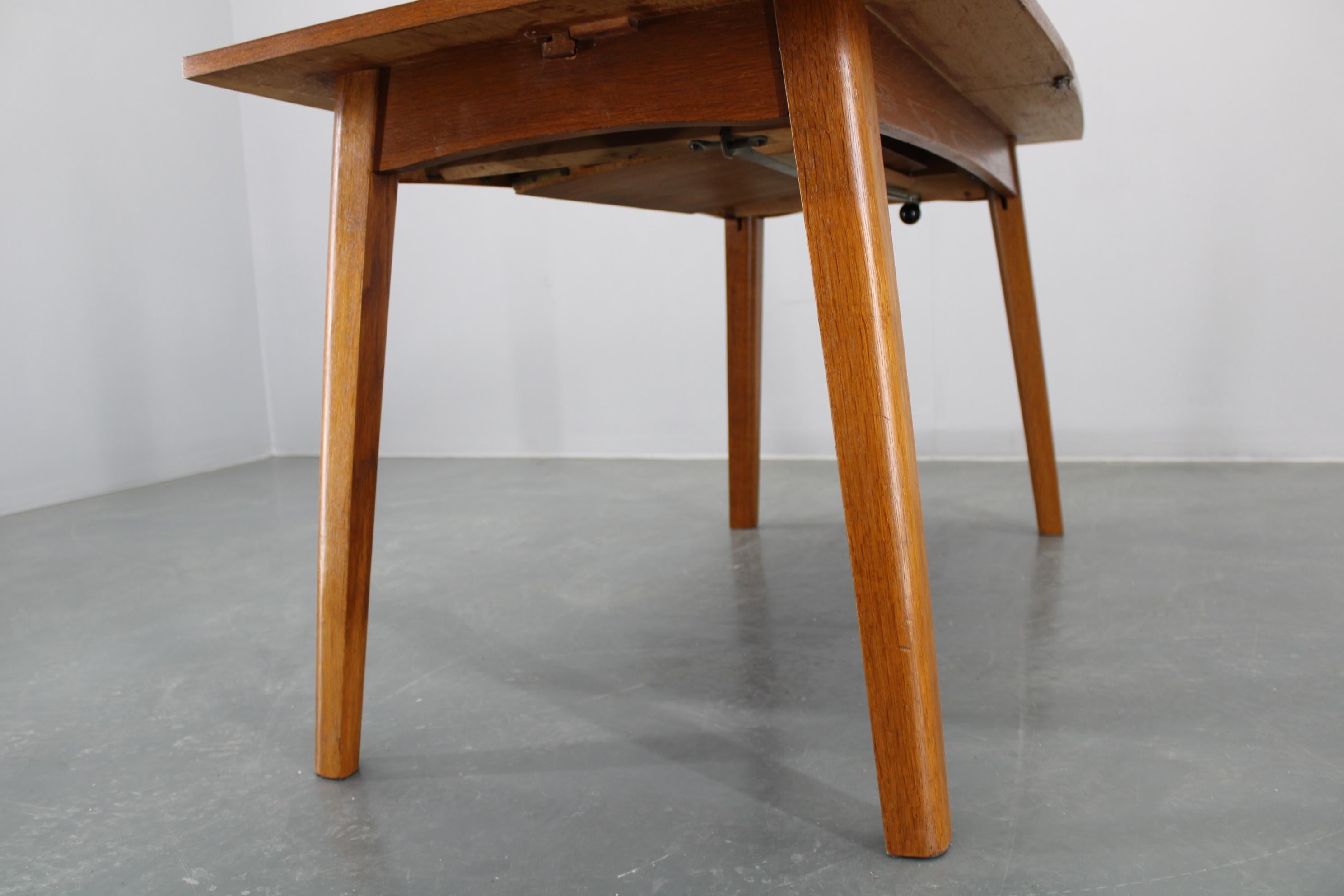 Ascensor de los años 60 y mesa de comedor extensible de roble, Alemania en venta 5