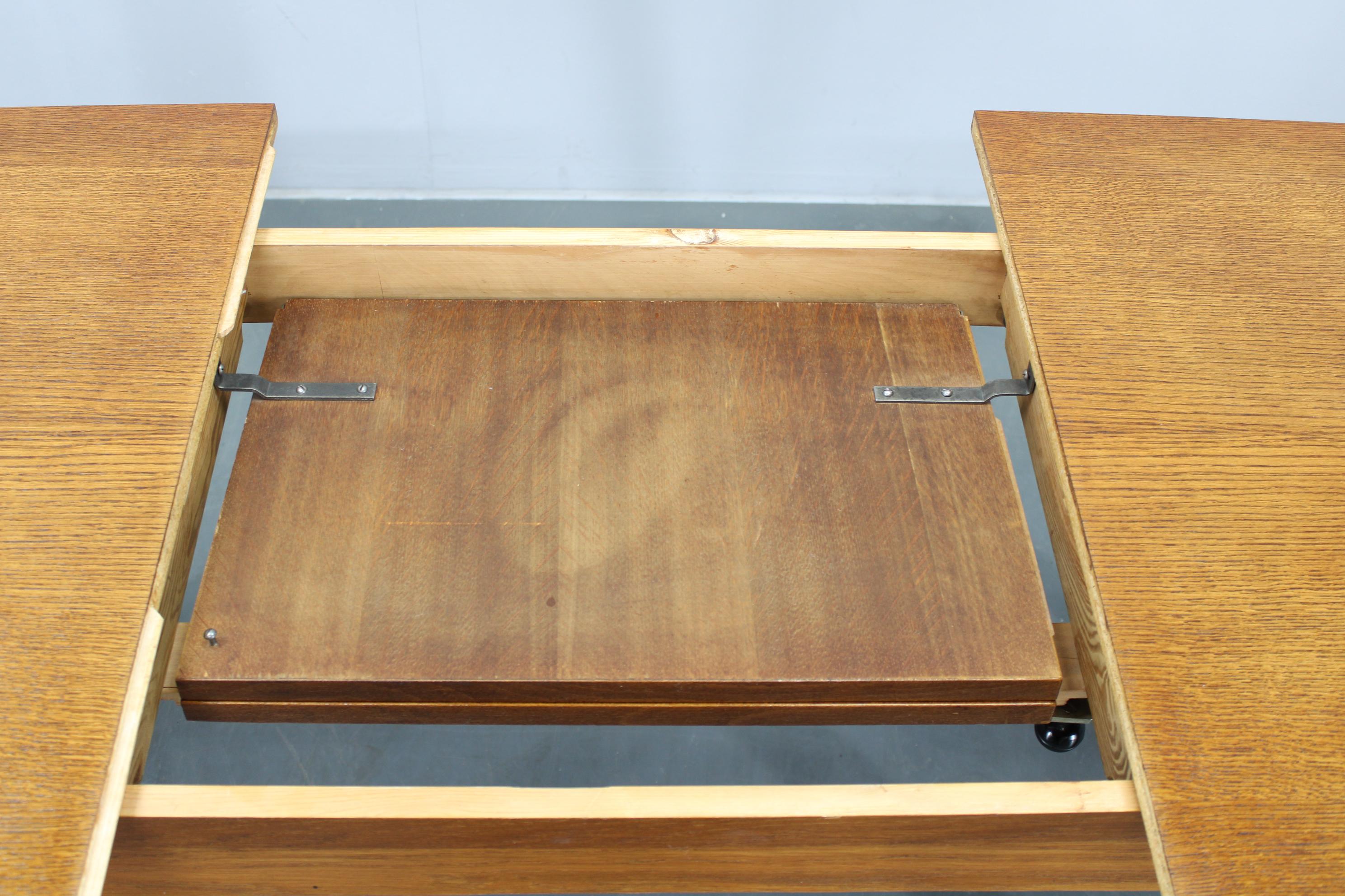 Ascensor de los años 60 y mesa de comedor extensible de roble, Alemania en venta 7