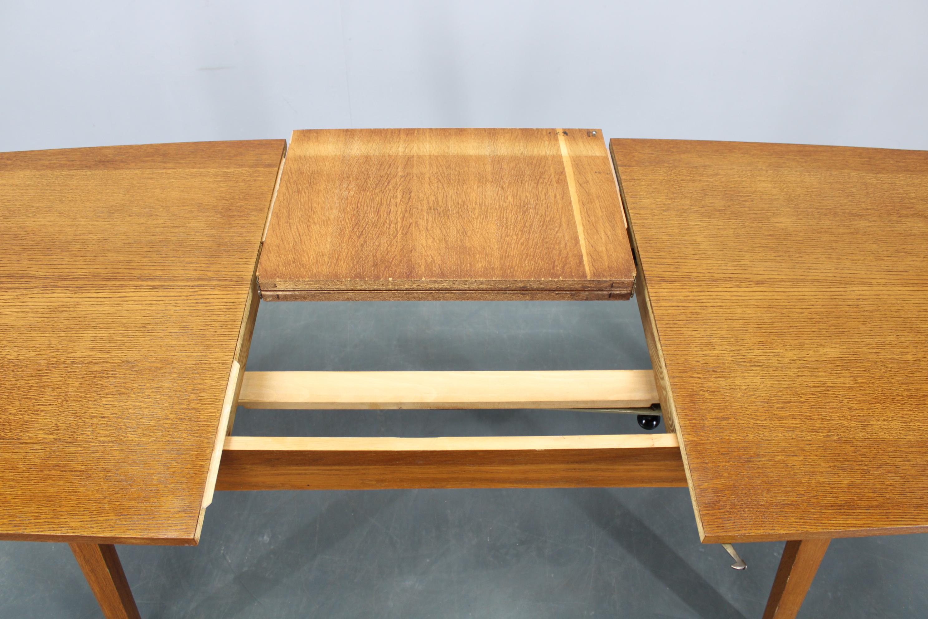 Ascensor de los años 60 y mesa de comedor extensible de roble, Alemania en venta 8