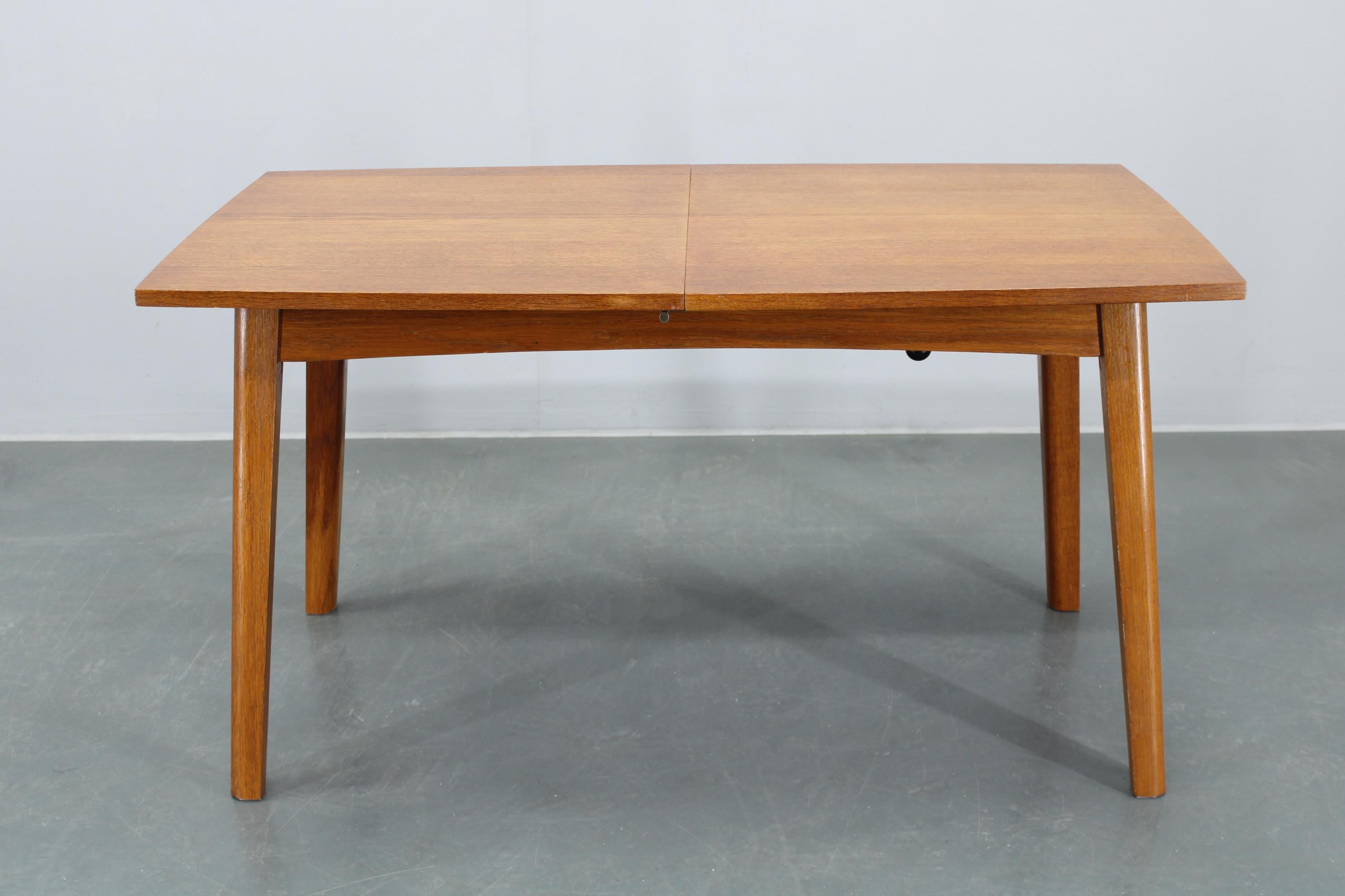 Ascensor de los años 60 y mesa de comedor extensible de roble, Alemania en venta 12
