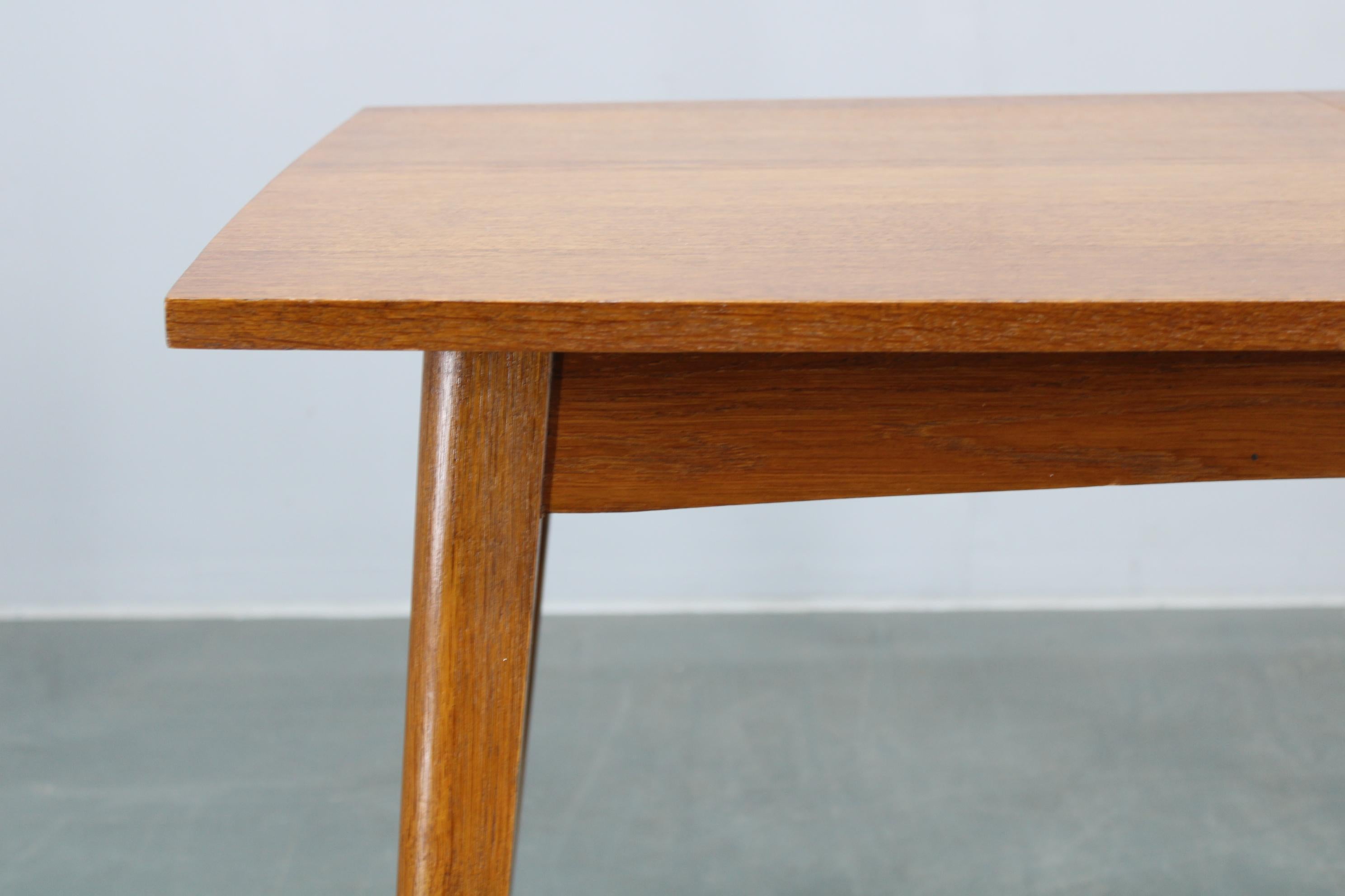 Ascensor de los años 60 y mesa de comedor extensible de roble, Alemania siglo XX en venta