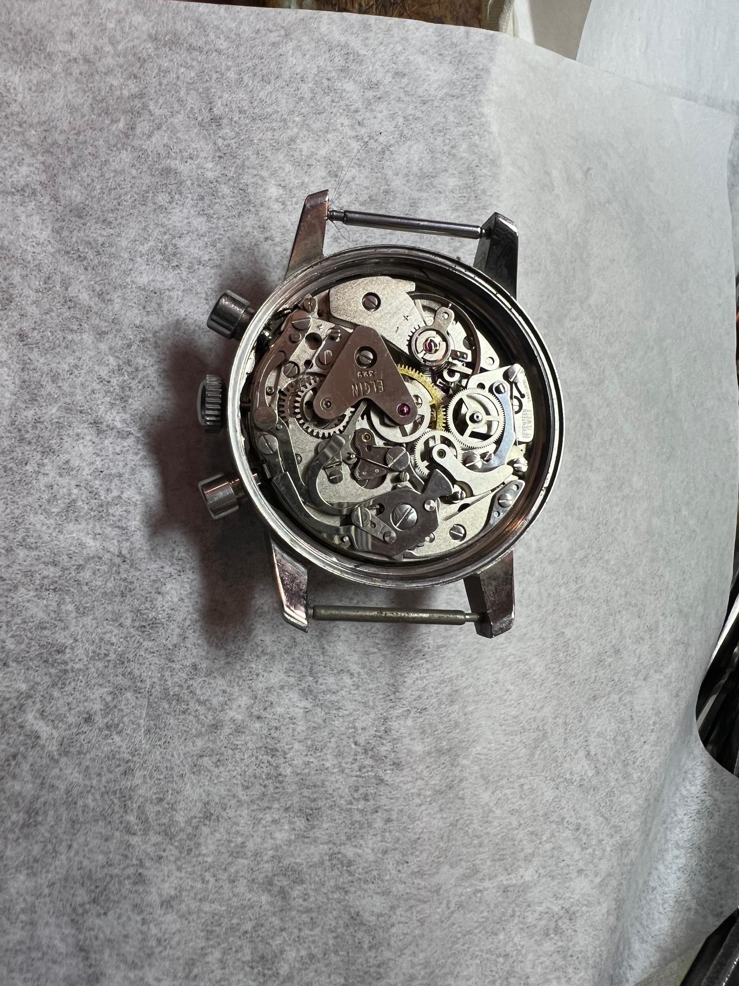 Elgin Stahl-Chronograph Panda-Zifferblatt, 1960er Jahre 7