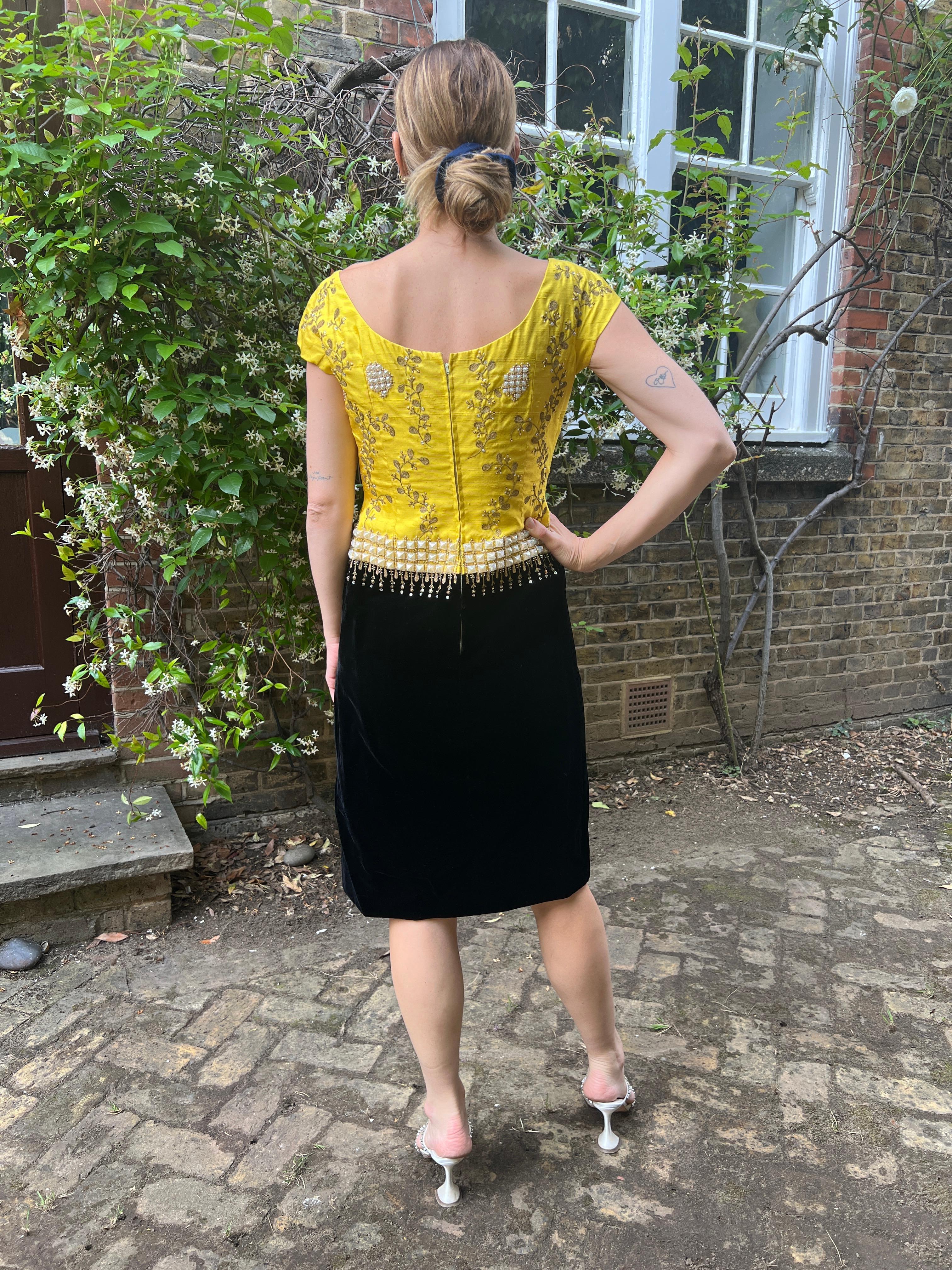 1960s Eliane Montigny French Couture Velvet and Silk Dress For Sale 3