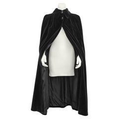 1960 Emanuel Ungaro Parallele Cape en velours noir