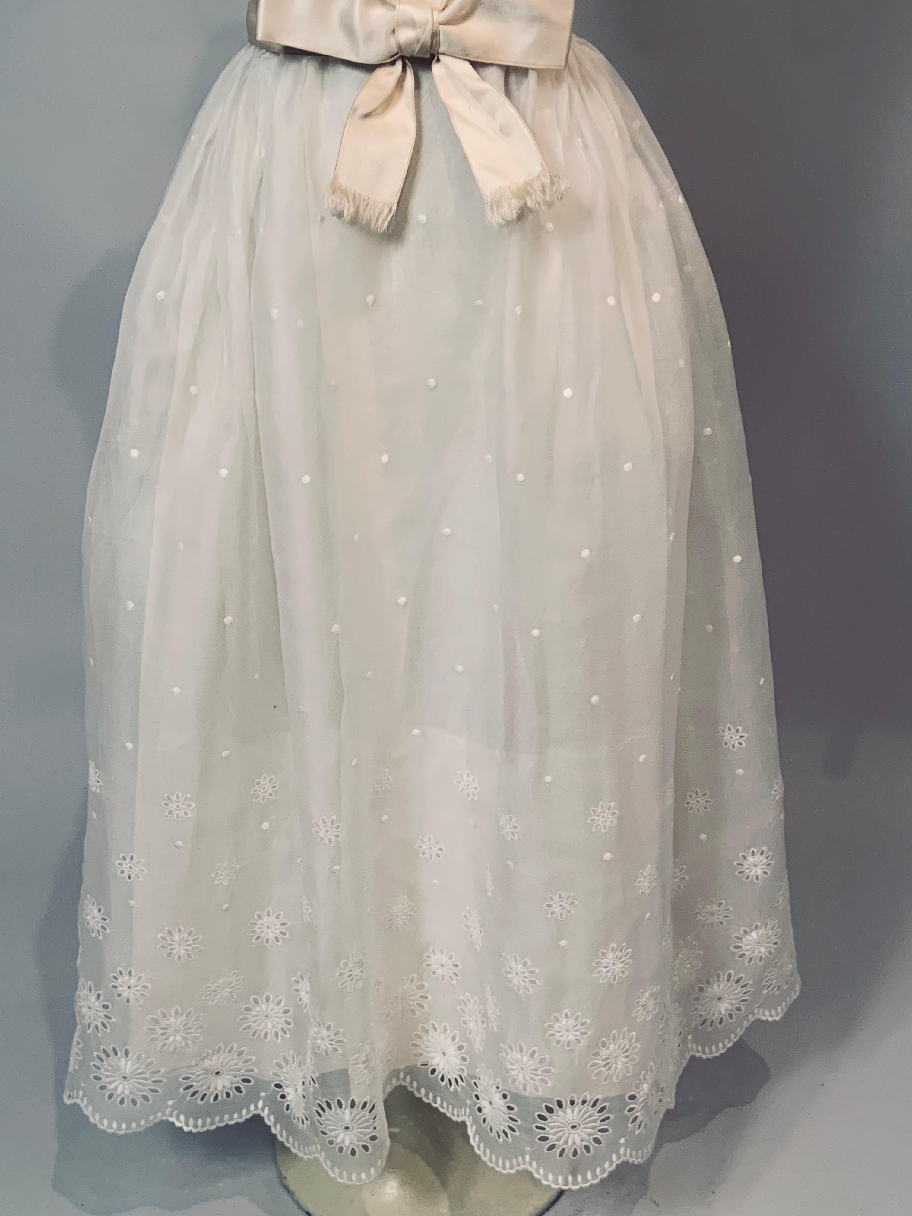 1960's Embroidered White Silk Organza Strapless Evening Gown or Wedding Dress In Excellent Condition For Sale In New Hope, PA