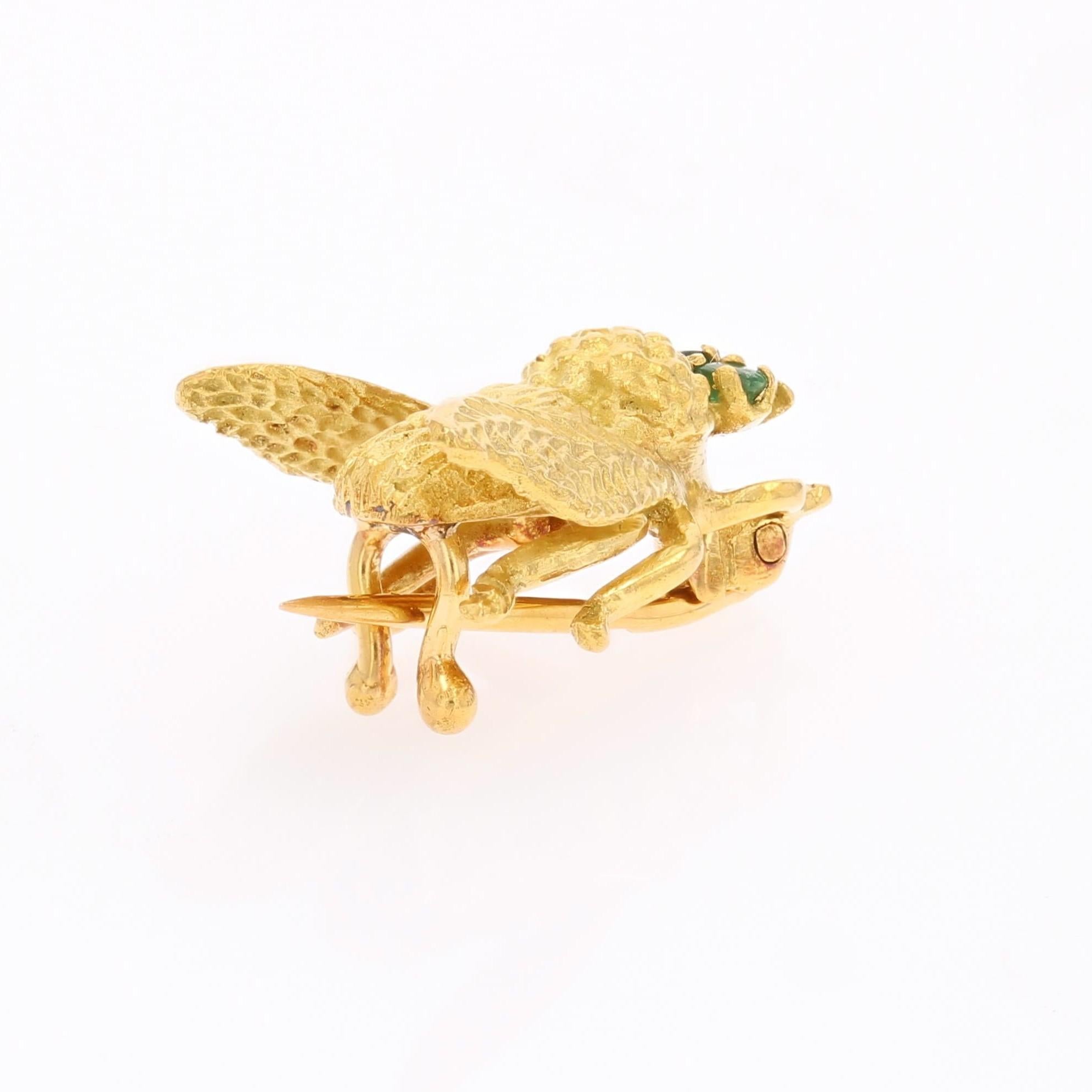 Spilla ape piccola in oro giallo 18 carati con smeraldo del 1960 in vendita 6