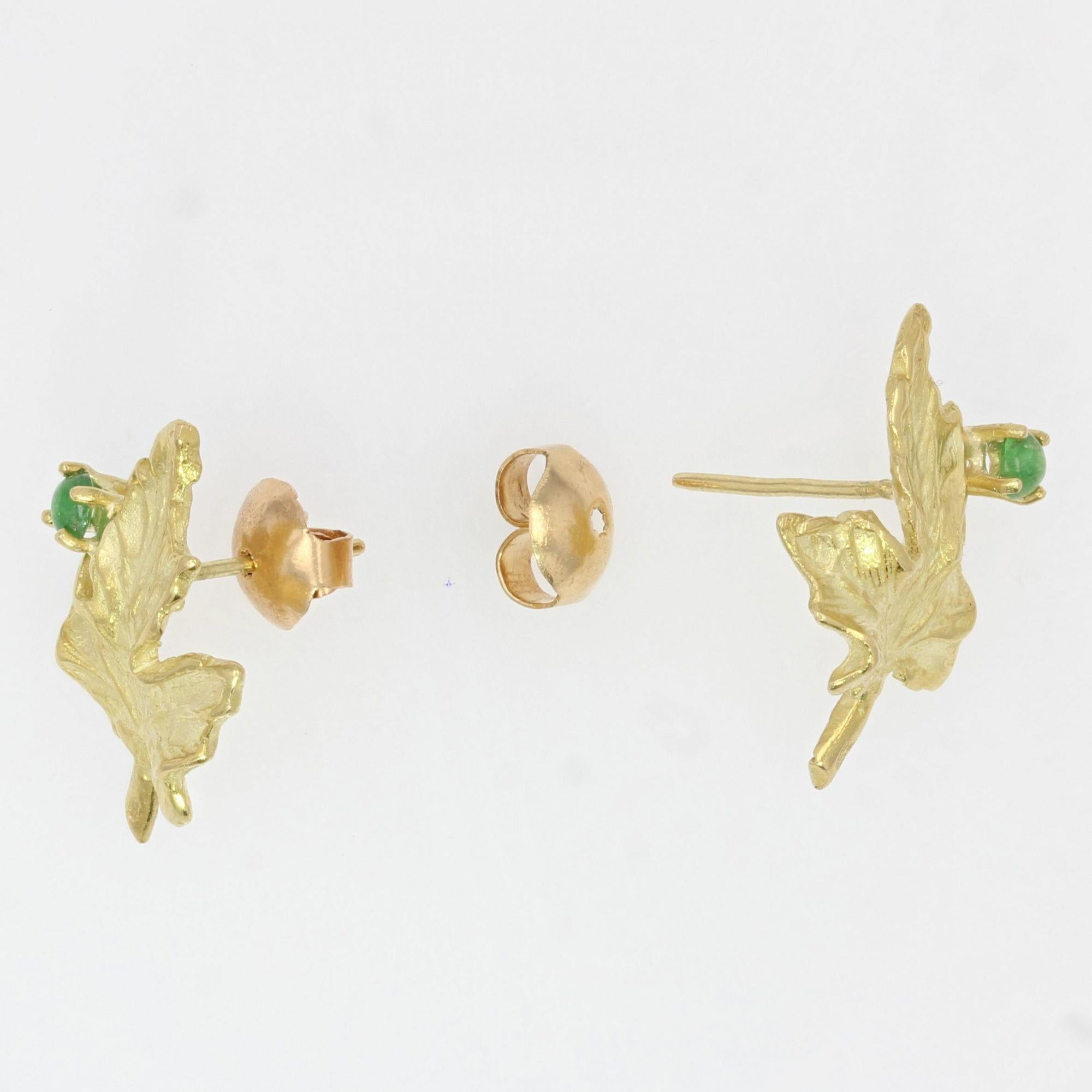 1960s Emerald 18 Karat Yellow Gold Vine Leaves Earrings 4