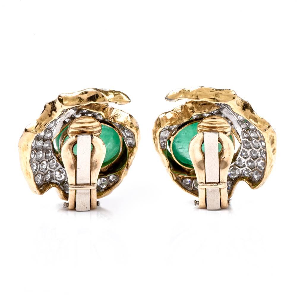 1960s Emerald Cabochon Diamond 18 Karat Gold Clip-On Earrings In Excellent Condition In Miami, FL
