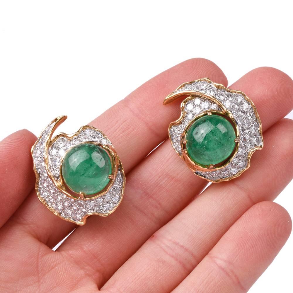 1960s Emerald Cabochon Diamond 18 Karat Gold Clip-On Earrings 3
