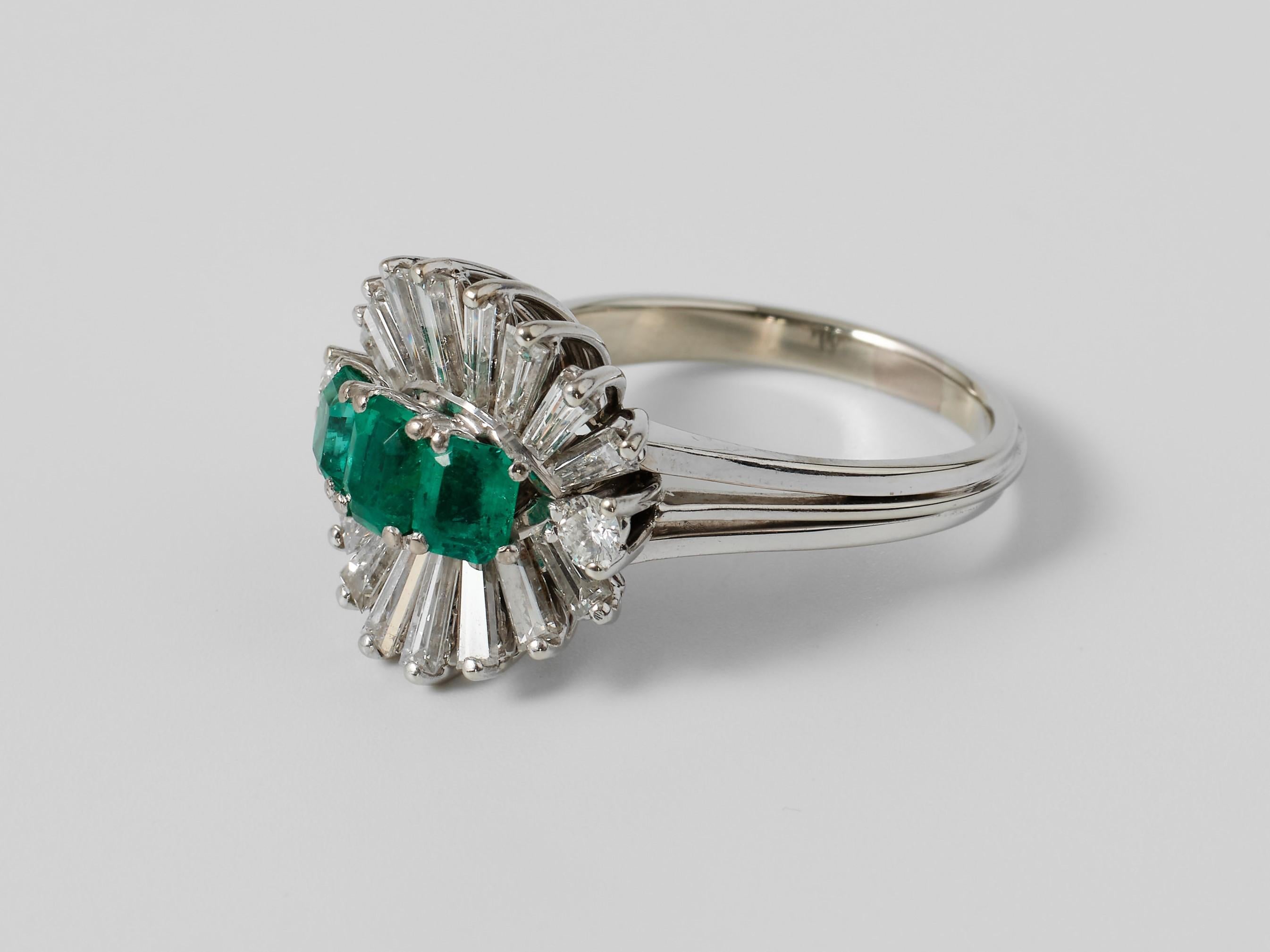 1960s emerald diamond ballerina ring For Sale 2