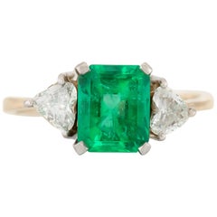 1960s Emerald with Two Heart Shape Diamonds Ring