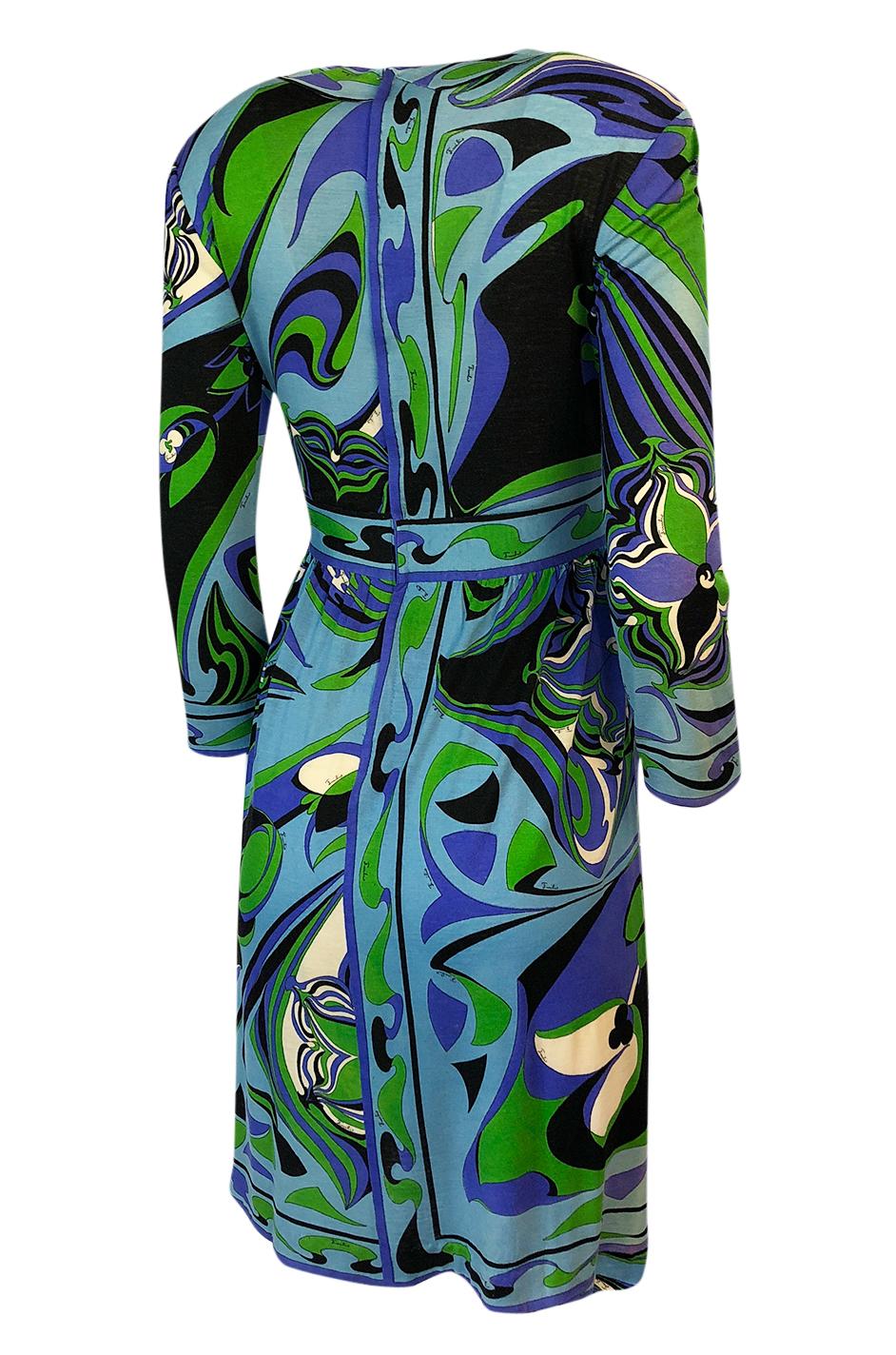 This beautiful Emilio Pucci dress is made out of a luxurious mix of cashmere, silk and wool. This mix makes for an incredibly fine, soft fabrication that holds the color exceptionally well and feels wonderful on the body. Covering every square inch