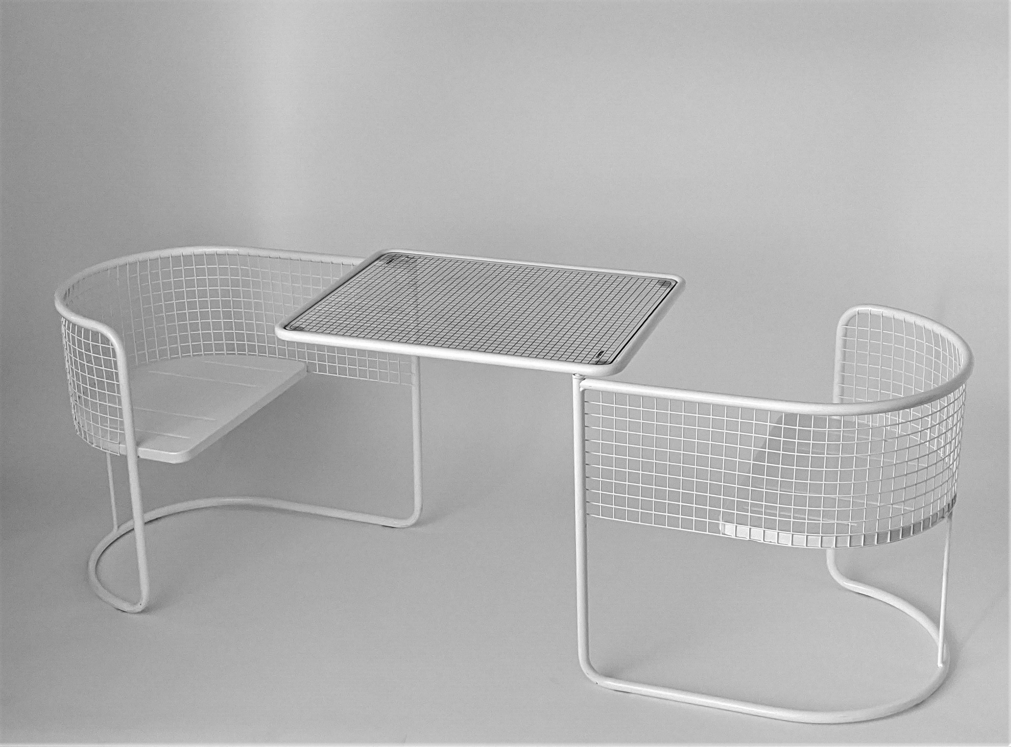 1960s EMU Pivoting Wire Chair Under Table System:: Italie 1