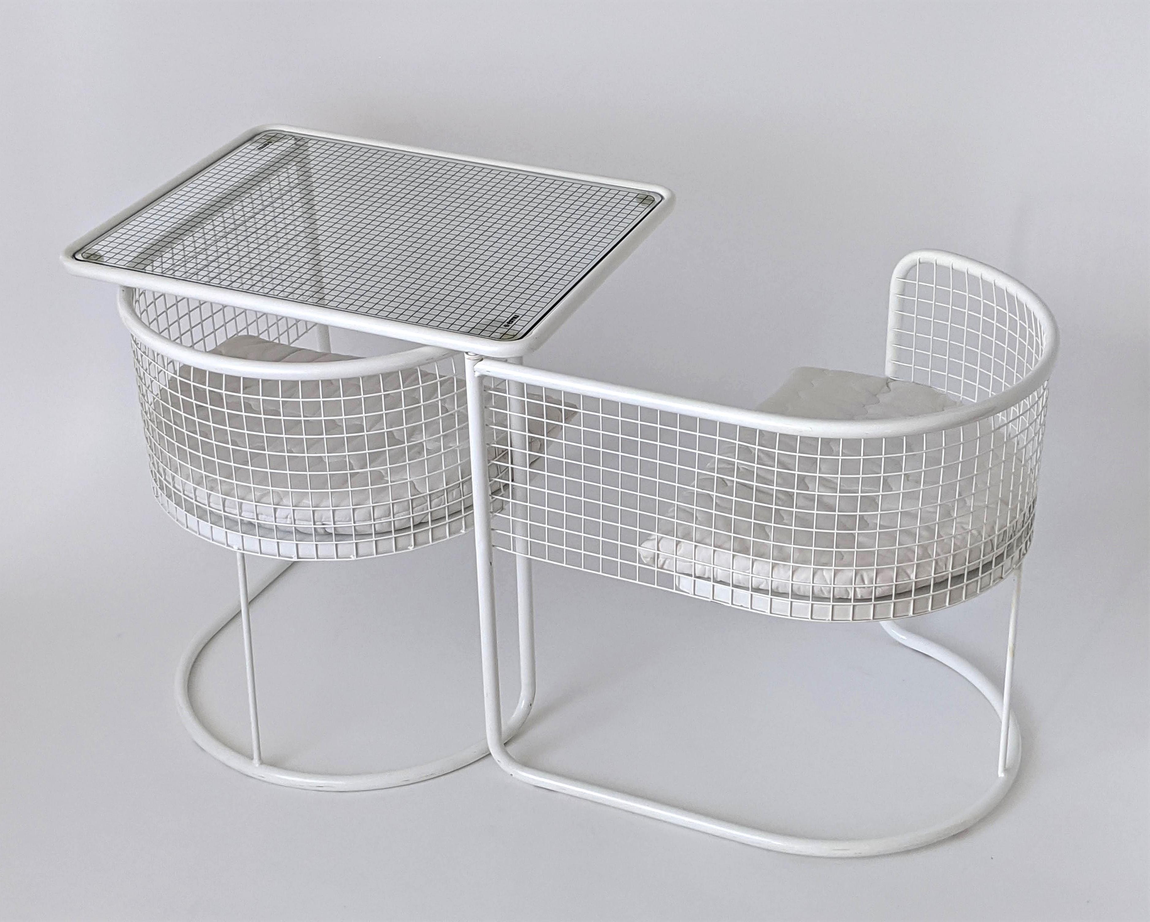 Acier 1960s EMU Pivoting Wire Chair Under Table System:: Italie