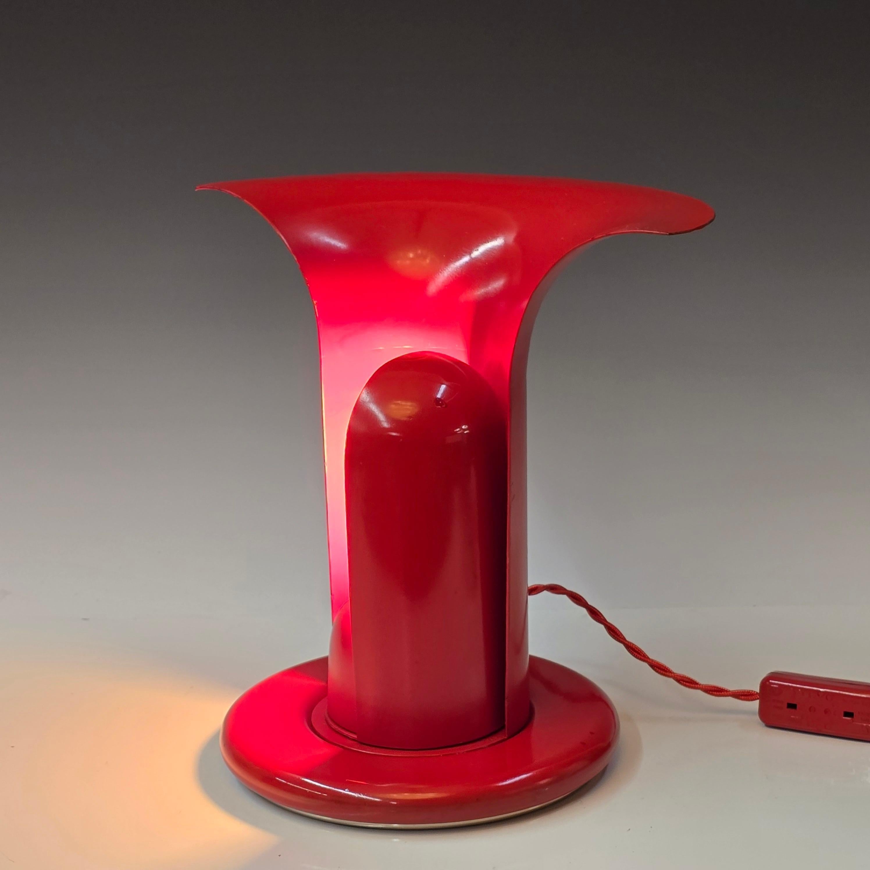 Lámpara italiana Eclipse de acero esmaltado de los años 60 Italiano en venta