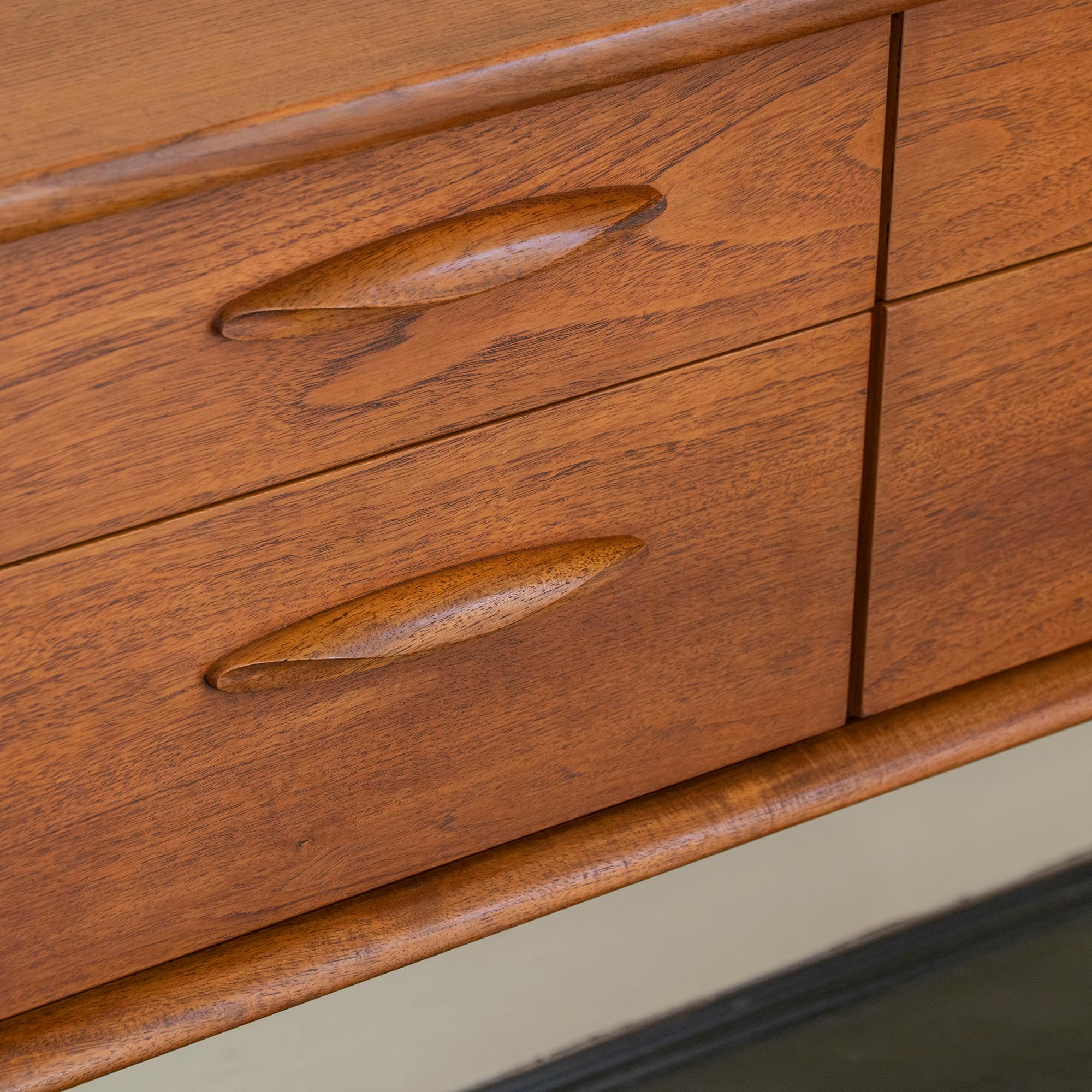 1960s English Teak Chest of Drawers by Austin Suite Ltd. For Sale 2
