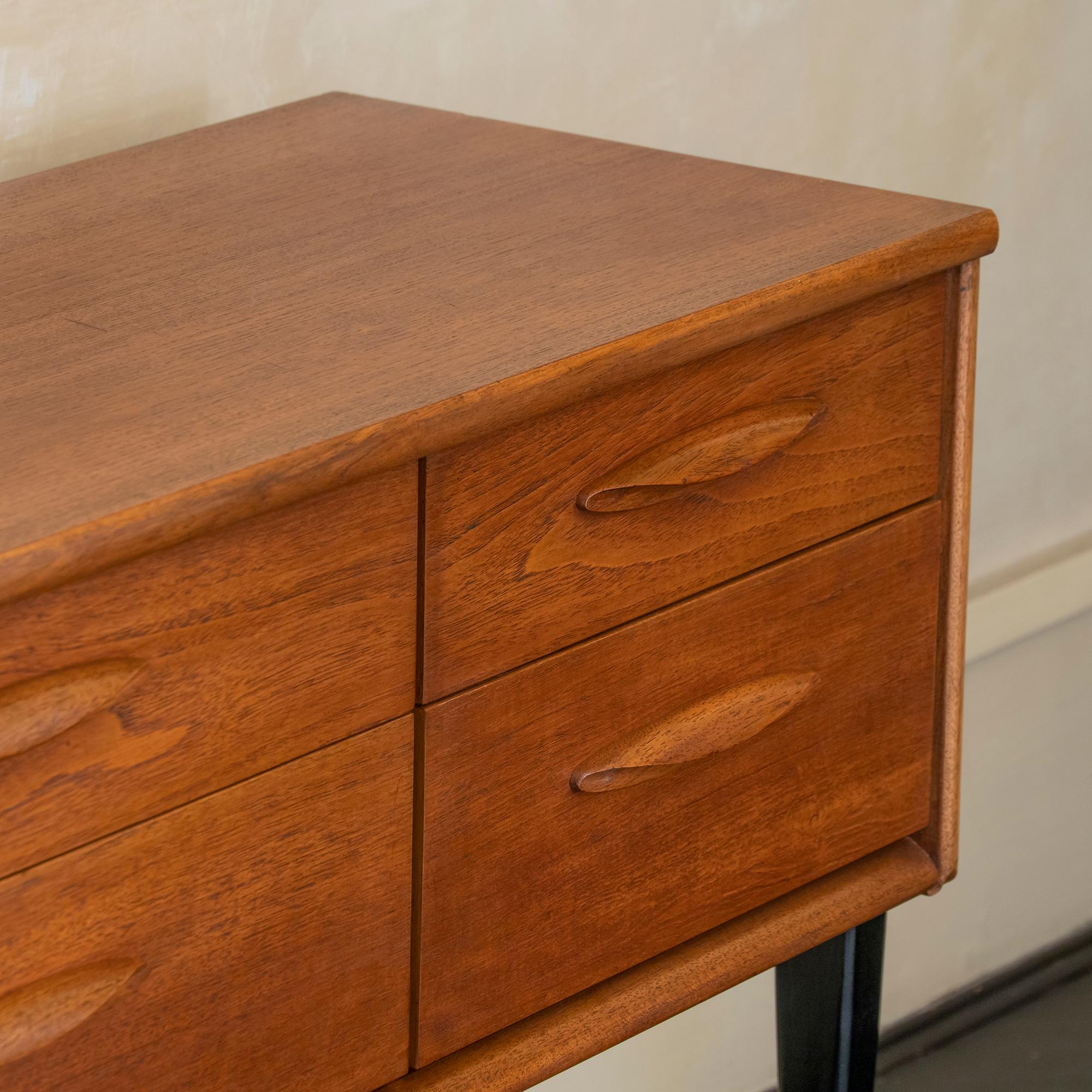 1960s English Teak Chest of Drawers by Austin Suite Ltd. For Sale 5