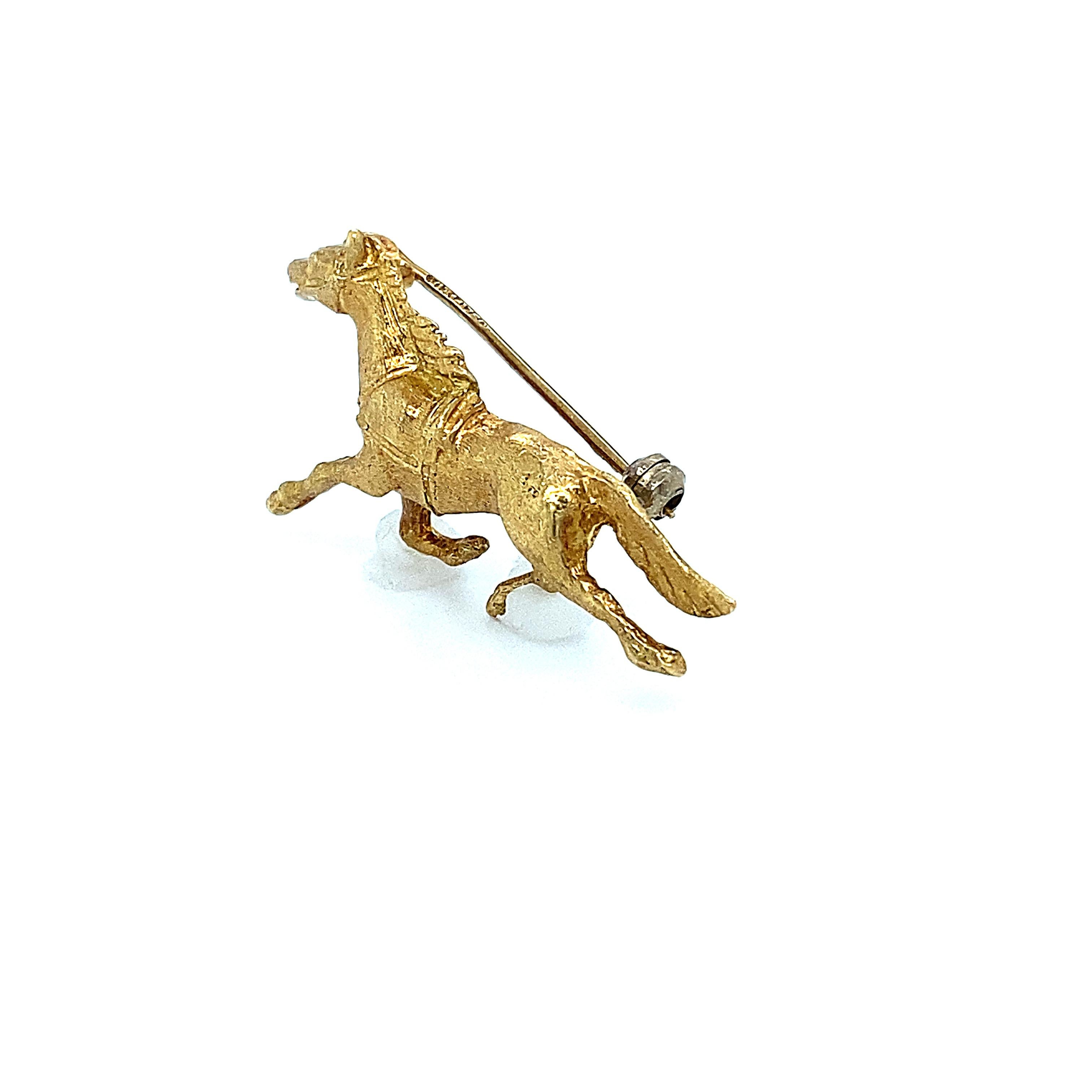 gold horse car logo