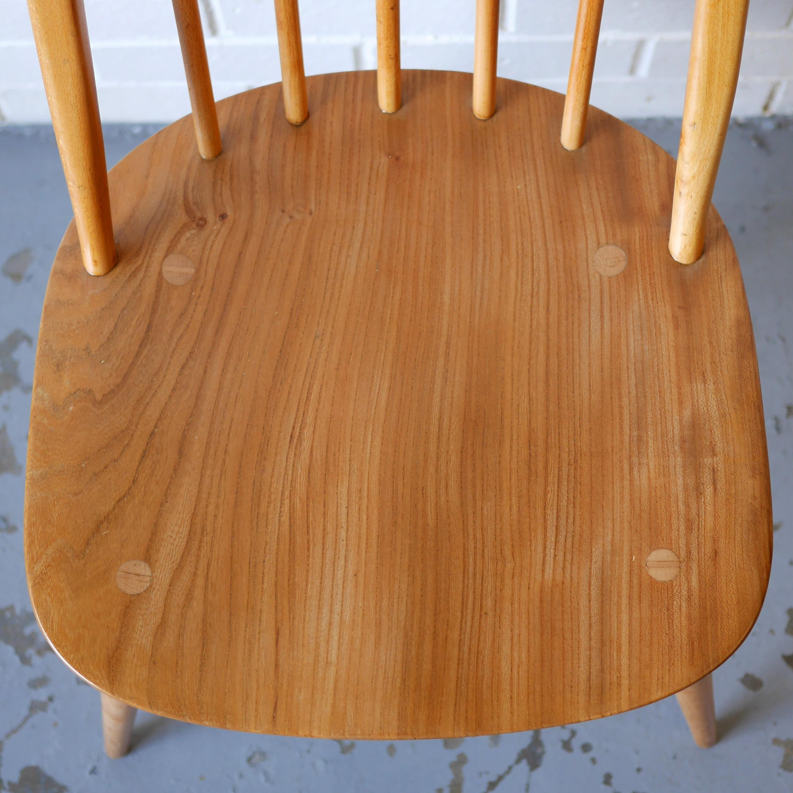 1960s Ercol 365 Quaker Windsor Chair in Solid Elm and Beech For Sale 1