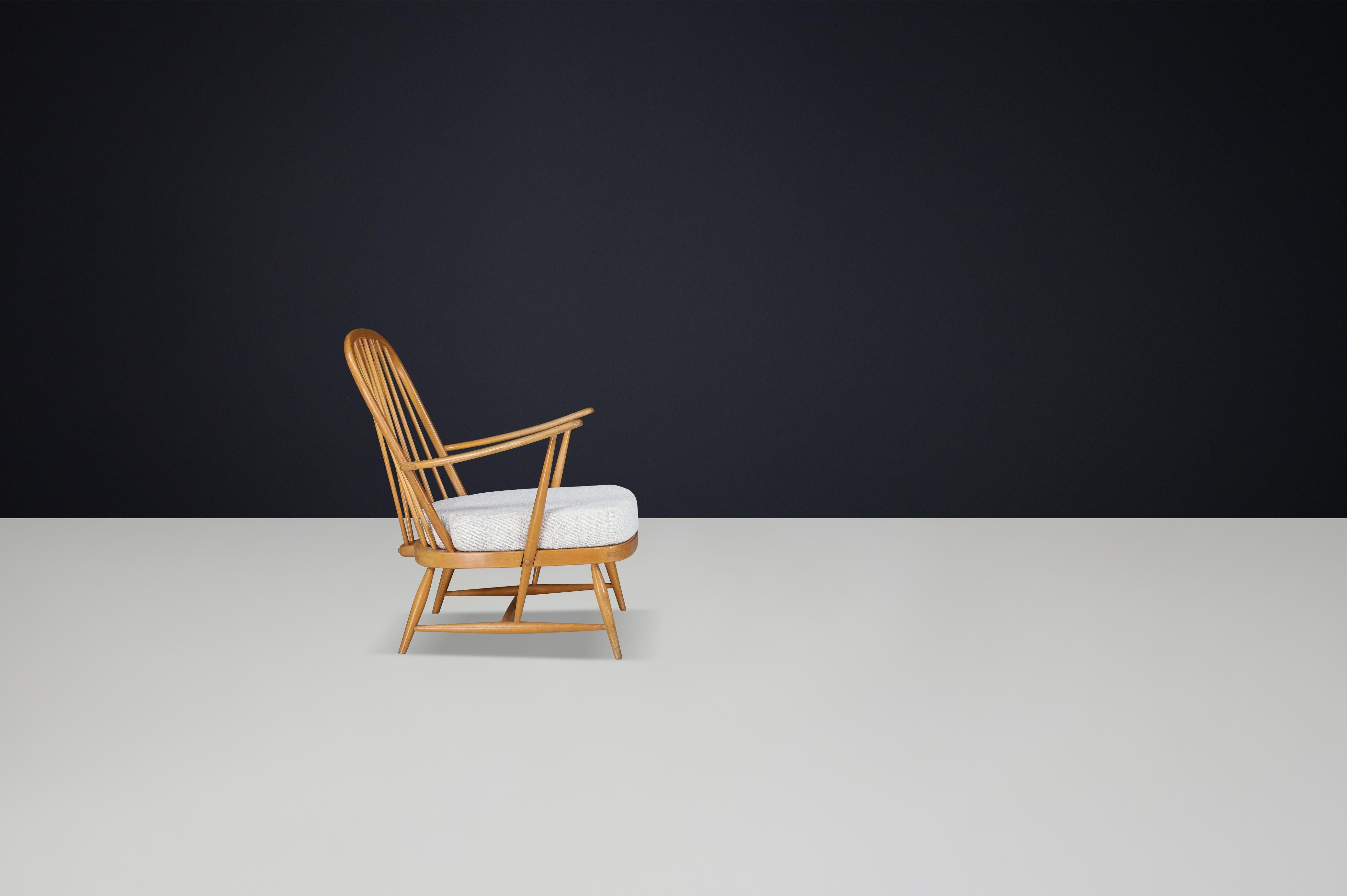1960er Jahre Ercol Windsor Lounge Chair in Buche & Ulme blond mit New Bouclé-Stoff (20. Jahrhundert) im Angebot