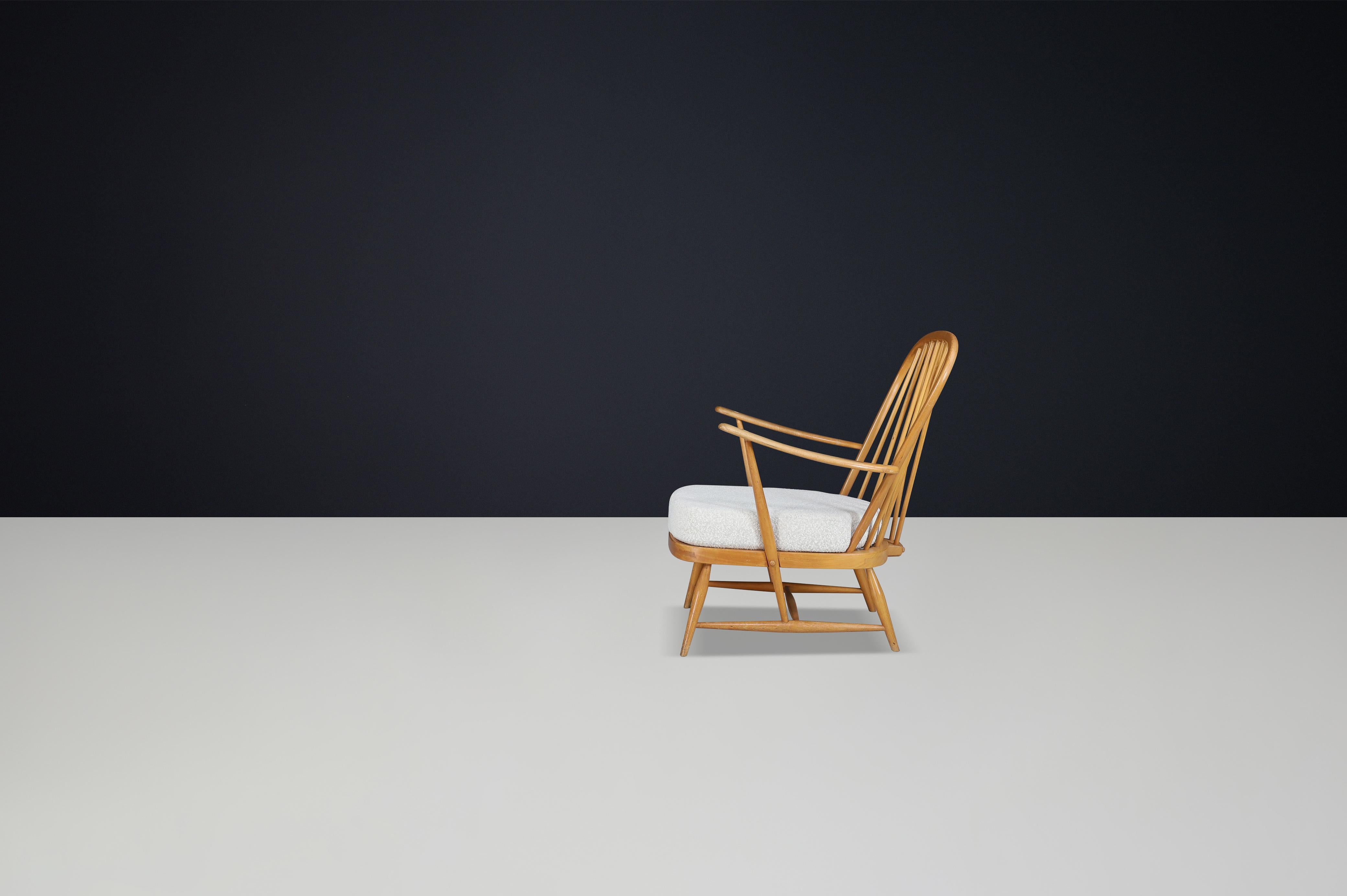 1960er Jahre Ercol Windsor Lounge Chair in Buche & Ulme blond mit New Bouclé-Stoff im Angebot 1