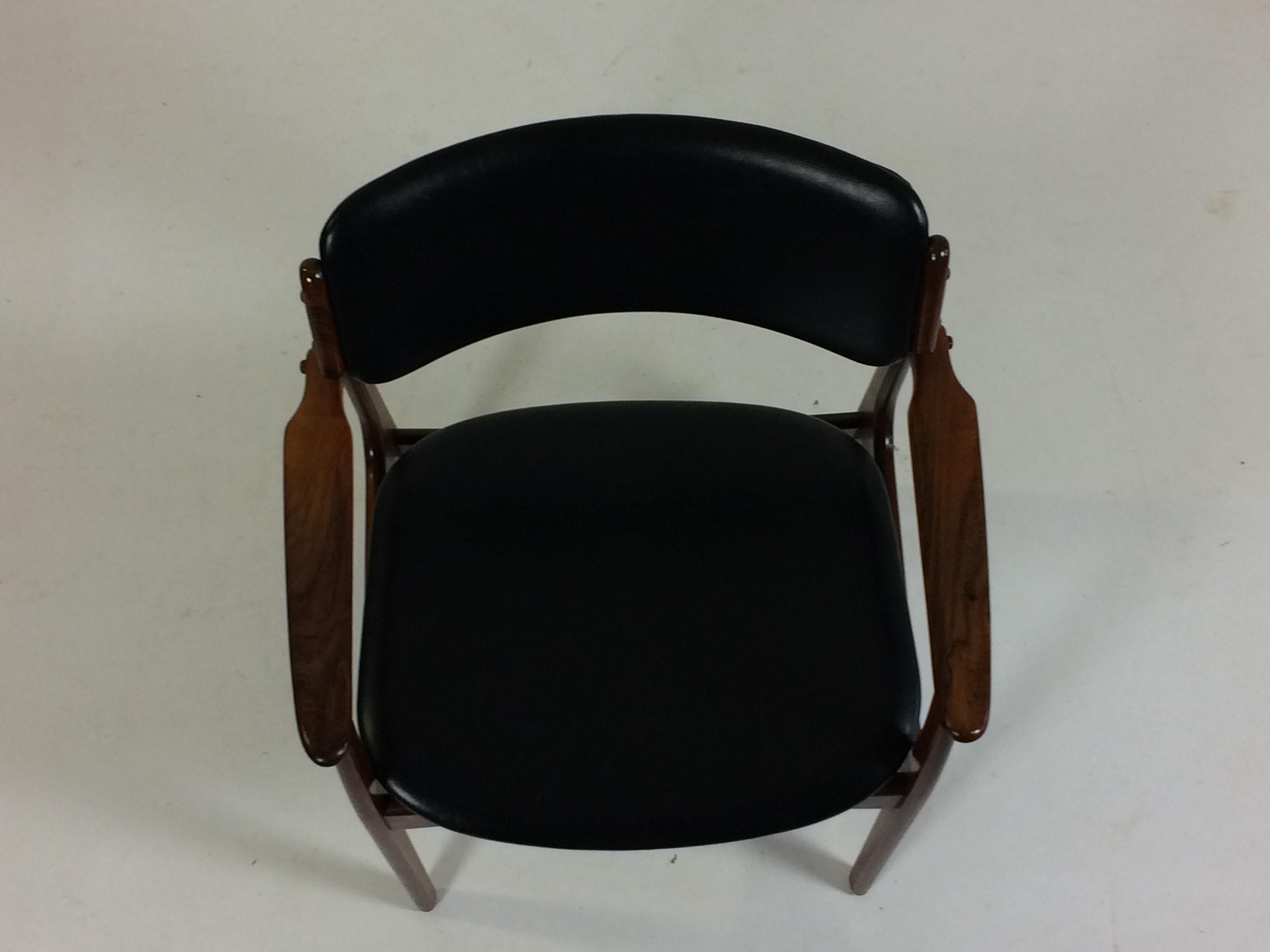 1960s Erik Buch Fully Restored Armchairs in Rosewood, Inc. Reupholstery In Good Condition For Sale In Knebel, DK