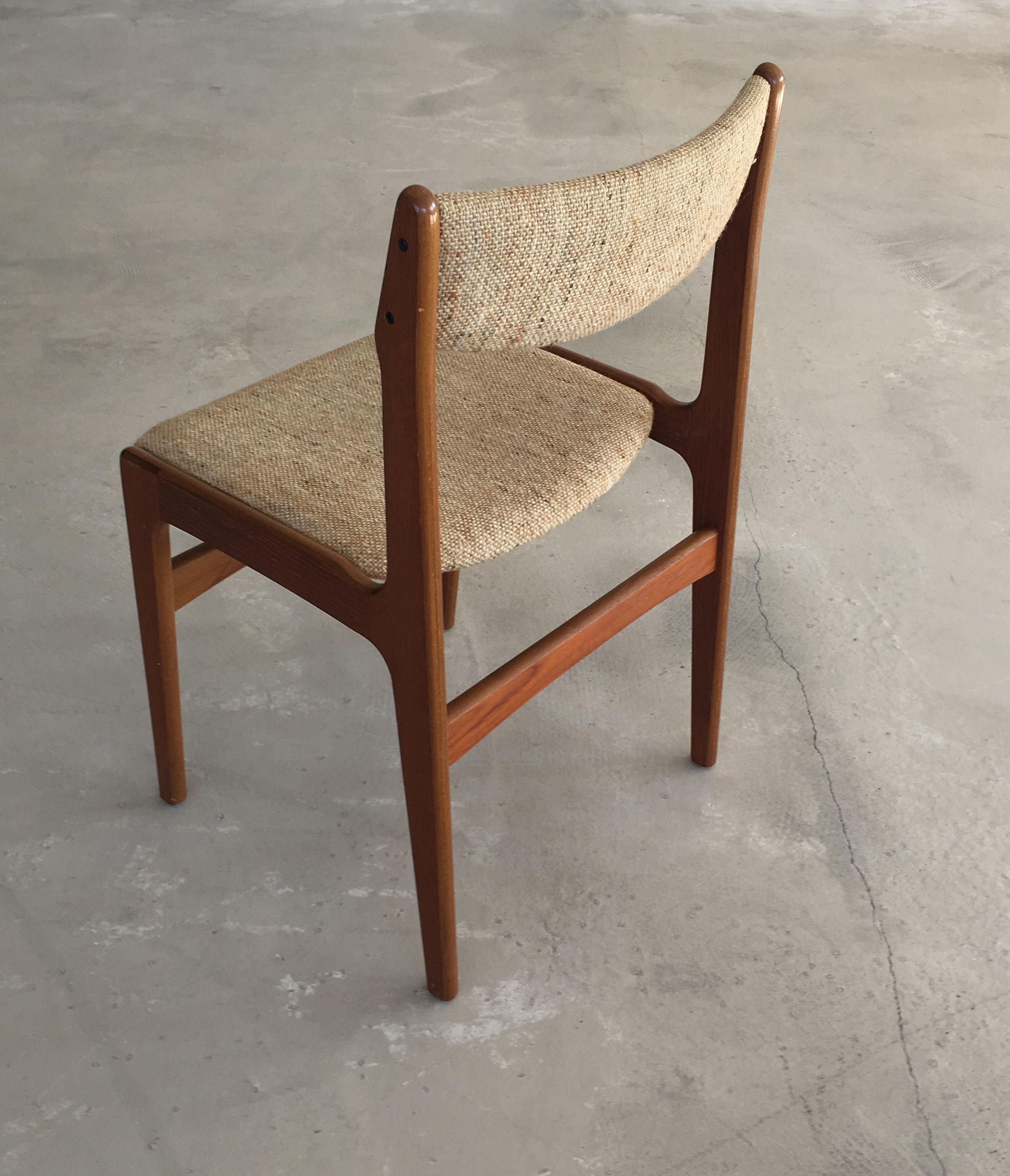Travail du bois 1960s Erik Buch Set of Six Danish Teak Dining Chairs Inc. Reupholstery en vente