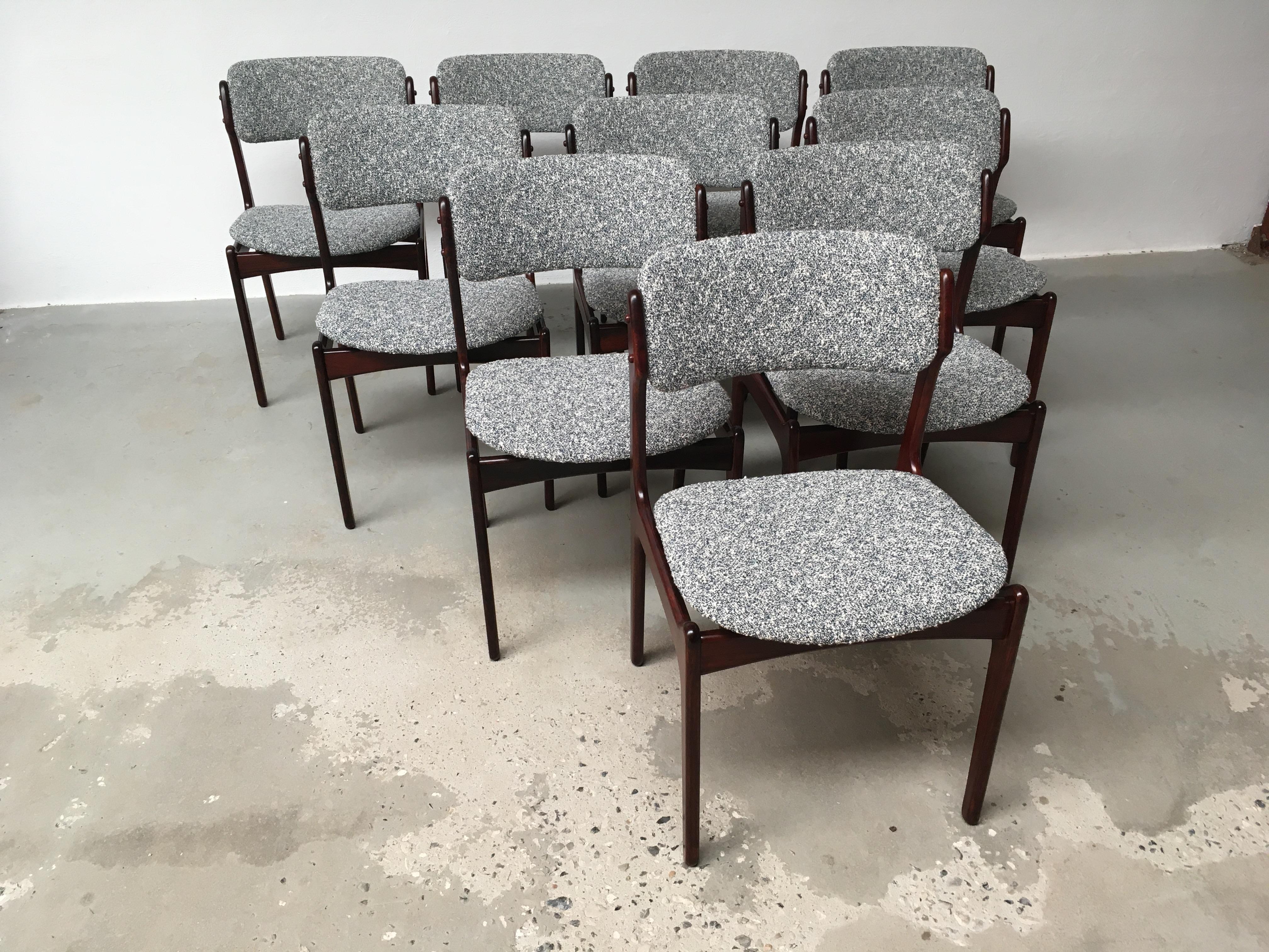 Set di dieci sedie da pranzo in palissandro personalizzabili degli anni '60 di Erik Buch completamente restaurate - tappezzeria personalizzata inclusa senza costi aggiuntivi.

Le comodissime sedie con seduta fluttuante, che conferiscono loro un