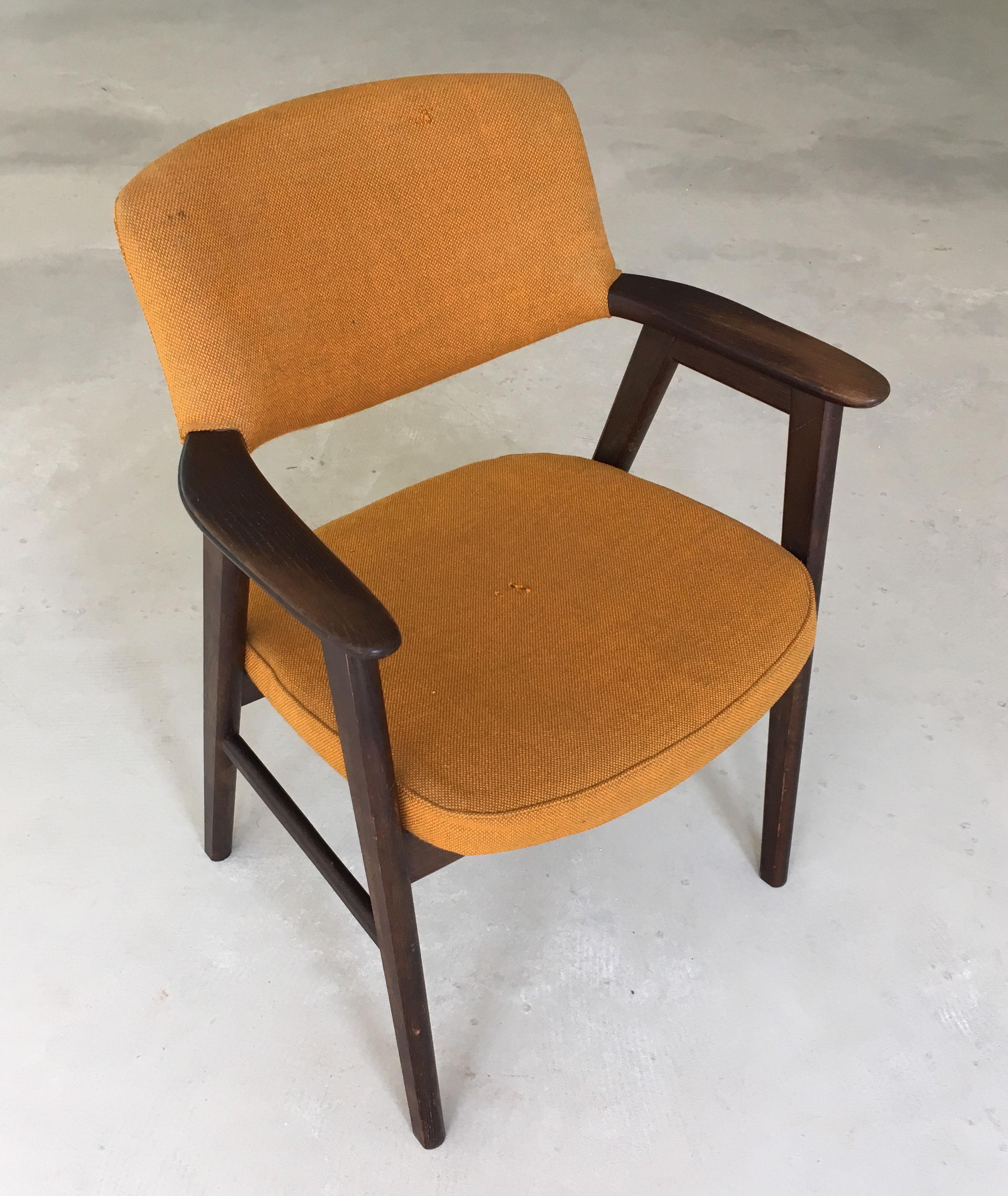 Sillón danés Erik Kirkegaard de los años 60 totalmente restaurado a medida en roble curtido en venta 1