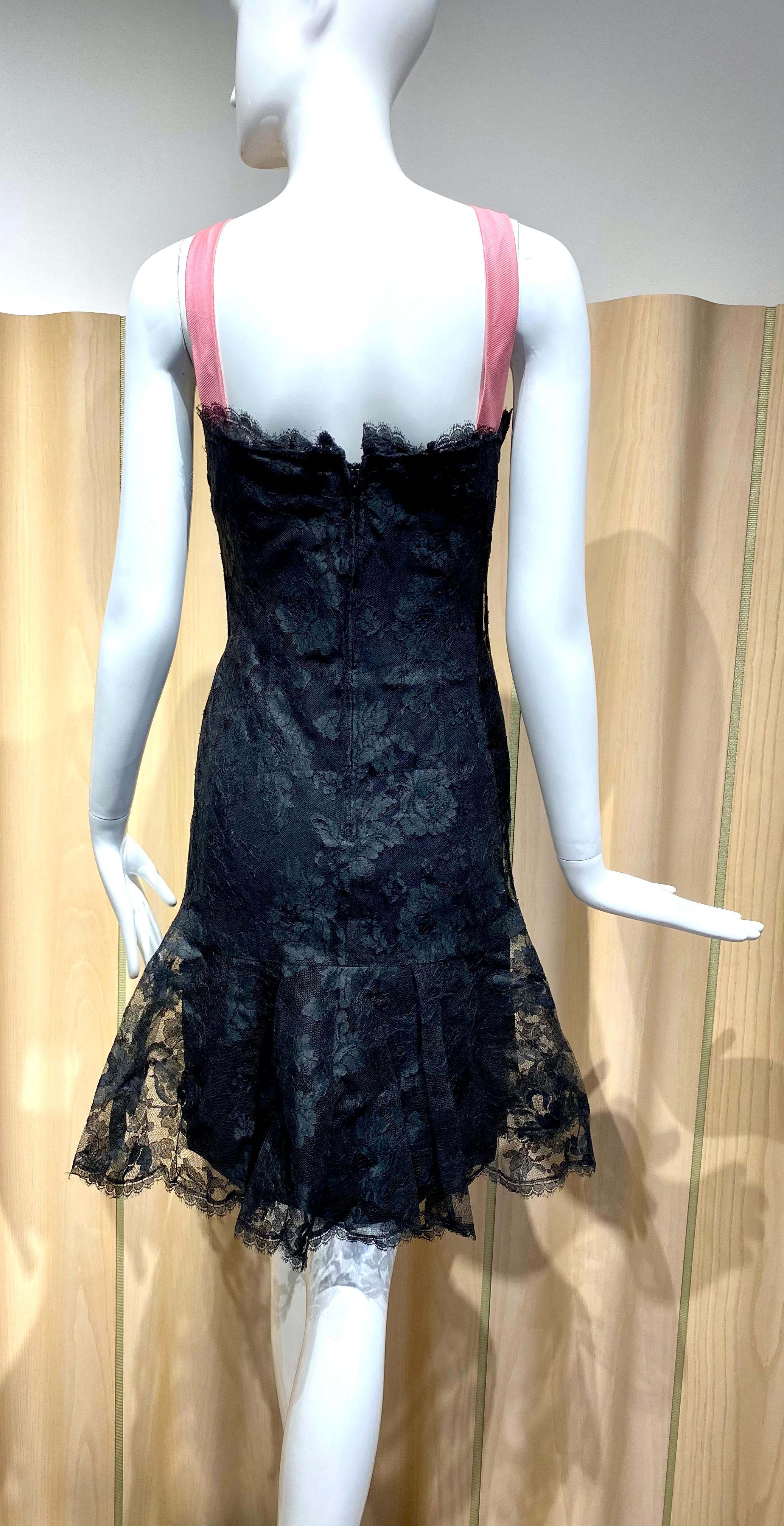 Estevez - Robe de cocktail en dentelle noire des années 1960 en vente 2