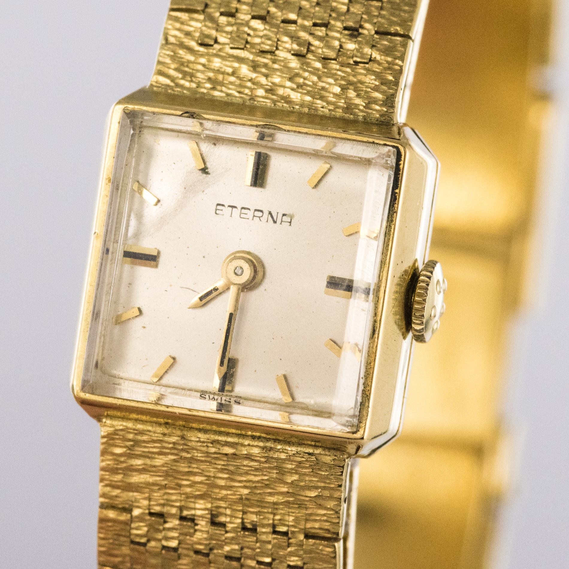Montre rtro Eterna en or jaune 18 carats pour femmes des annes 1960 en vente 1