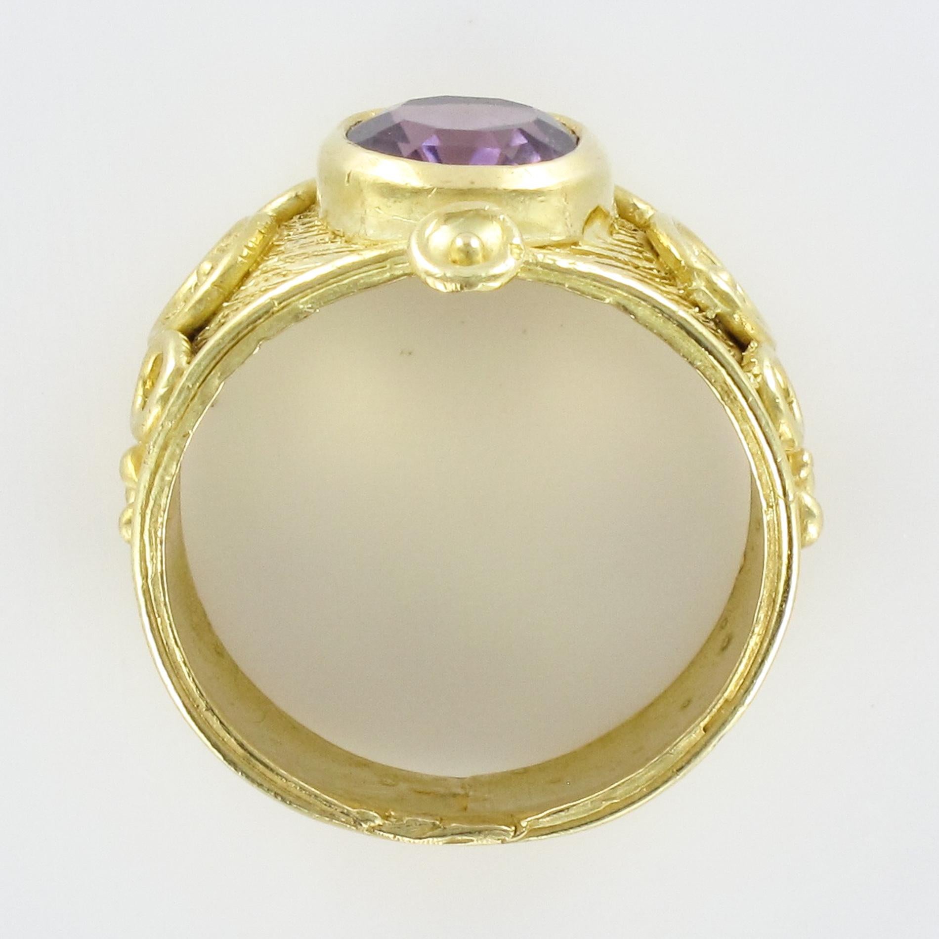 1960s Etruscan Style 1.70 Carat Amethyst 18 Karat Yellow Gold Ring 9