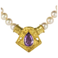 1960s Etruscan Style 4.40 Carat Amethyst Cultured Pearl Necklace