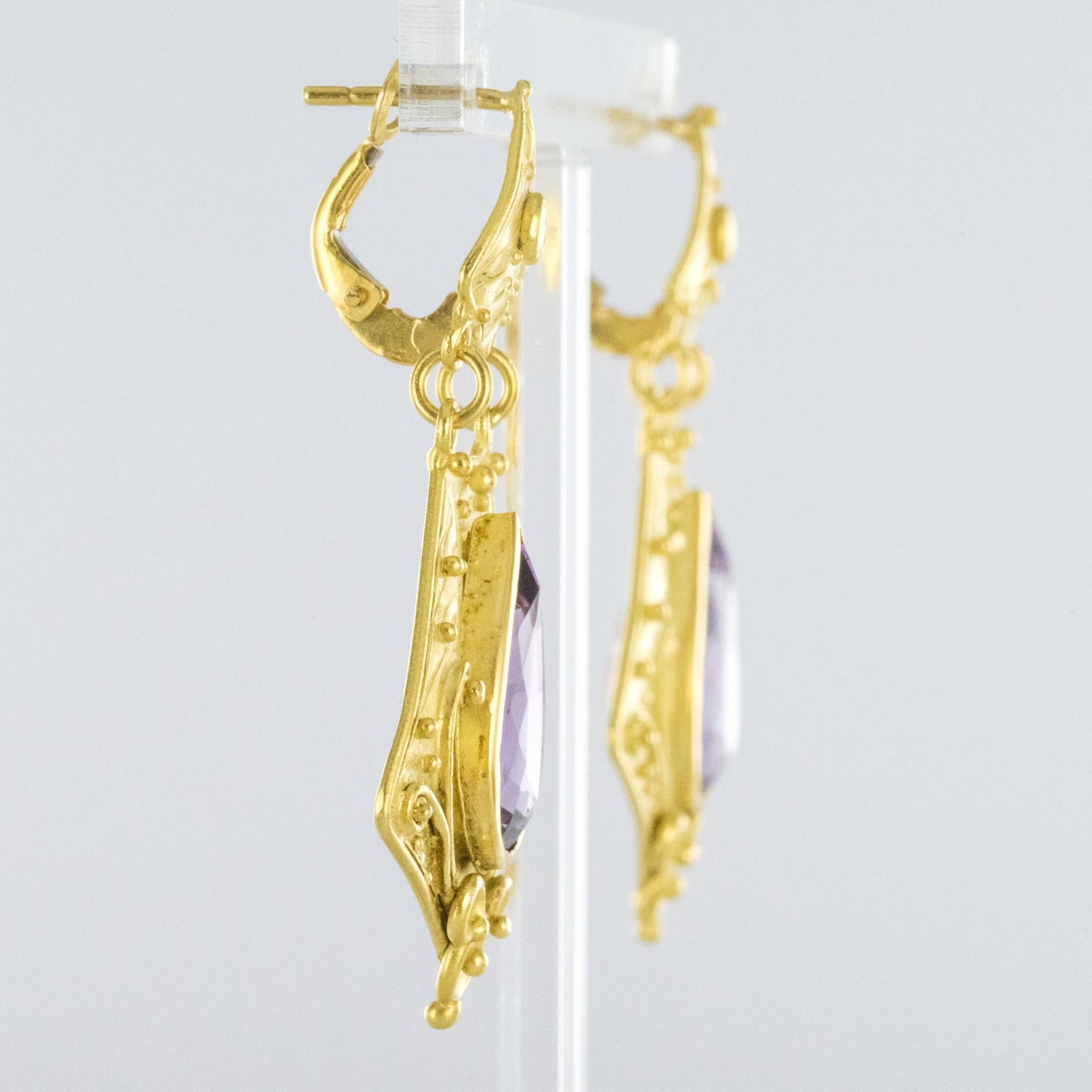 Boucles d'oreilles en or jaune 18 carats avec améthyste 8 carats de style étrusque des années 1960 Pour femmes en vente
