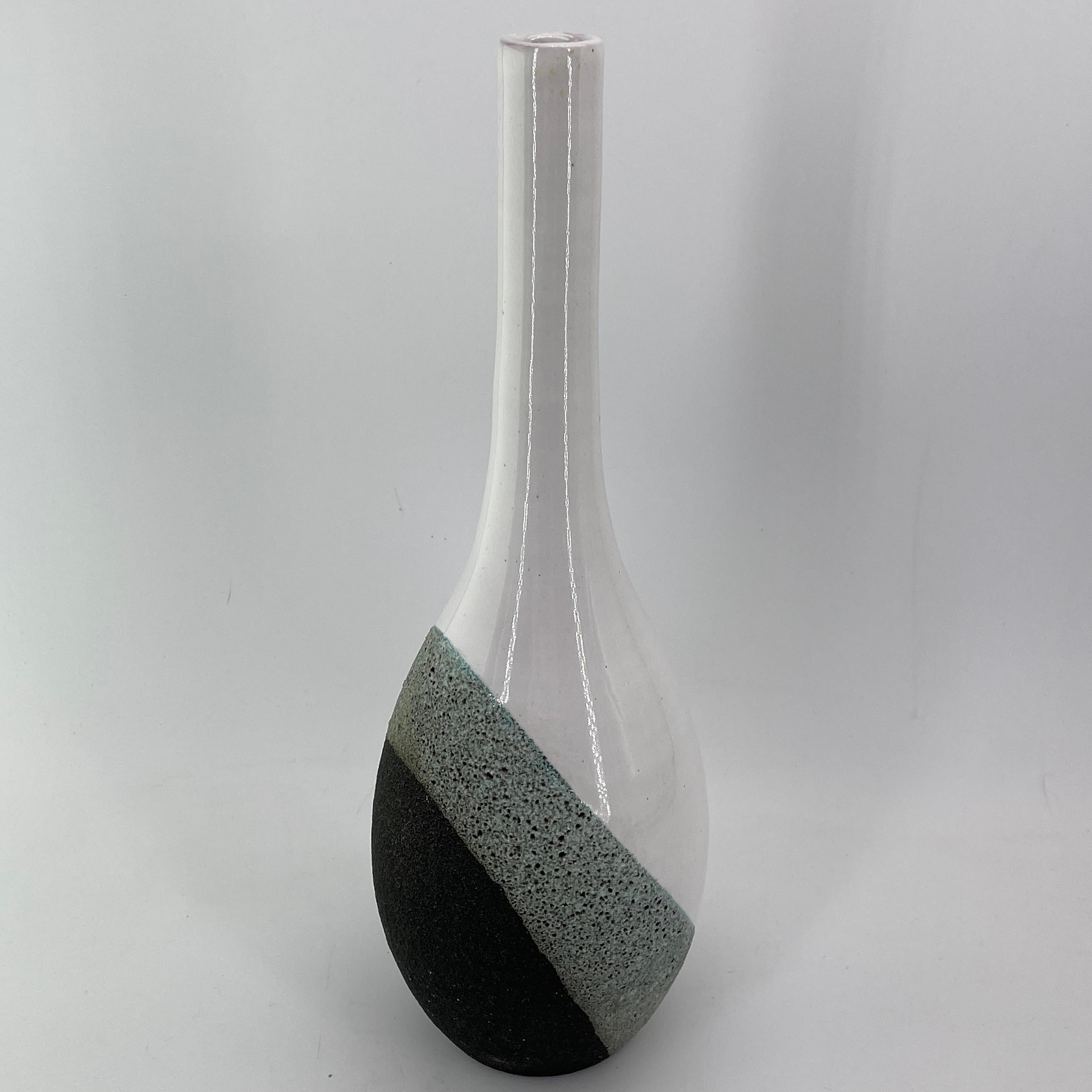 Italiano 1960 Ettore Sottsass Vaso in ceramica con smalto vulcanico Raymor Bitossi Italia Memphis in vendita