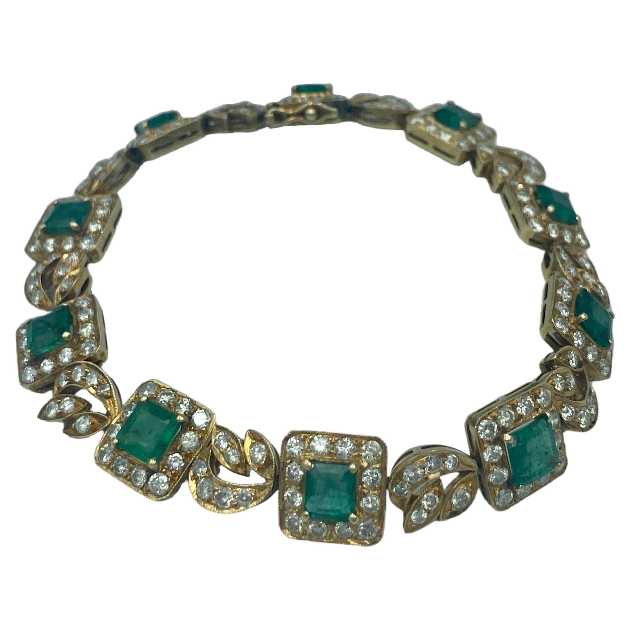 1960s European 18 carat gold, diamond and Colombian emerald bracelet For Sale