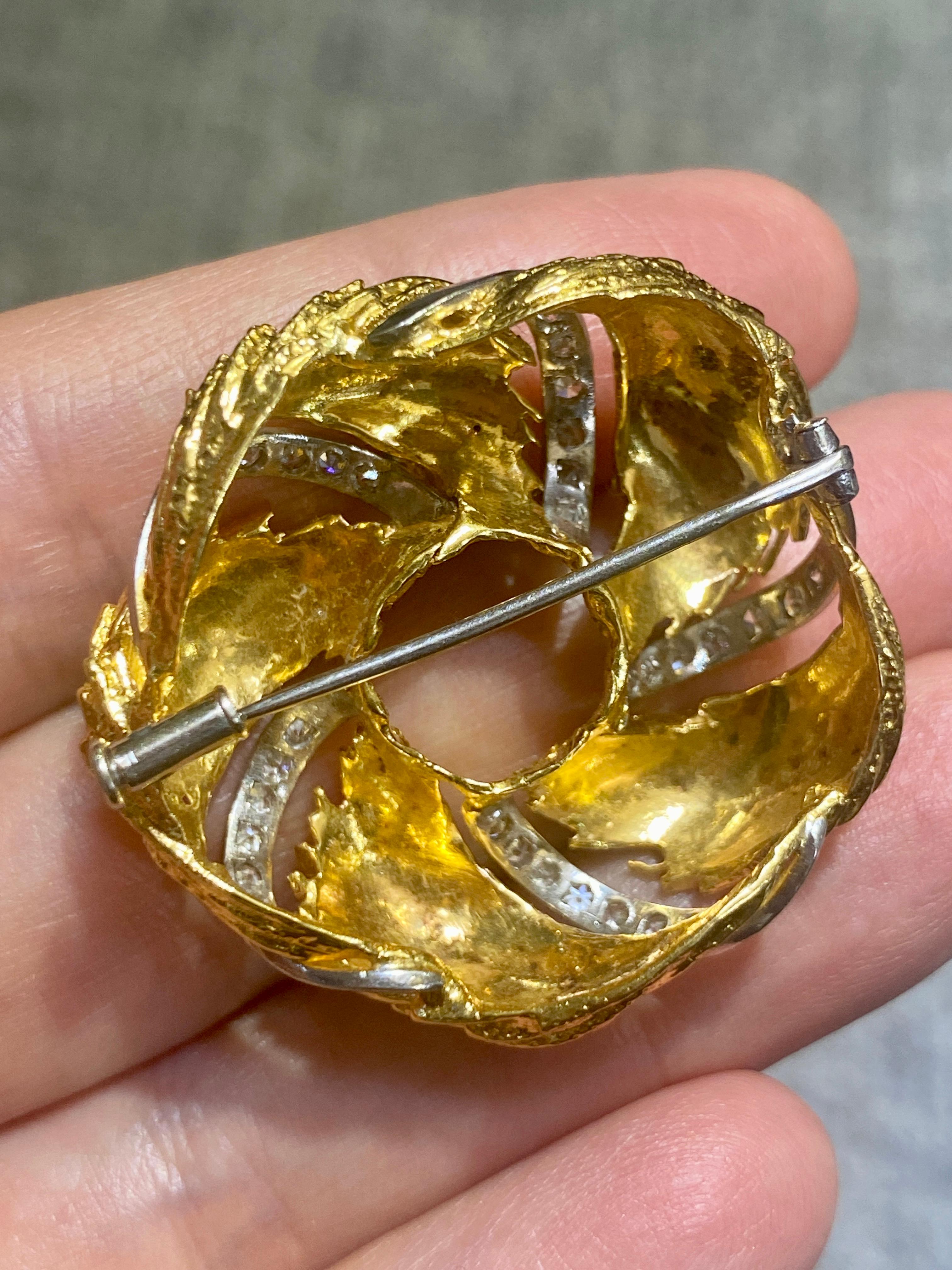 Contemporary 1960s European 18k gold and diamond wreath brooch