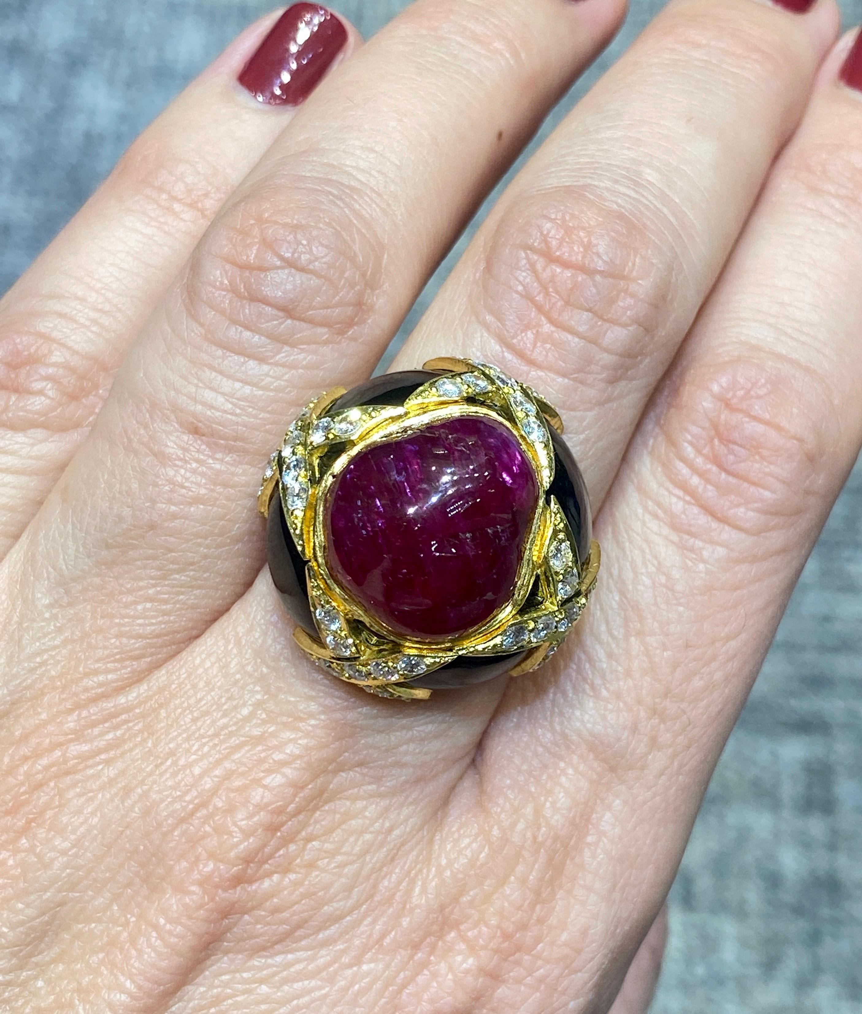 Contemporary 1960s European 18k gold, natural unheated ruby, diamond and onyx cocktail ring For Sale