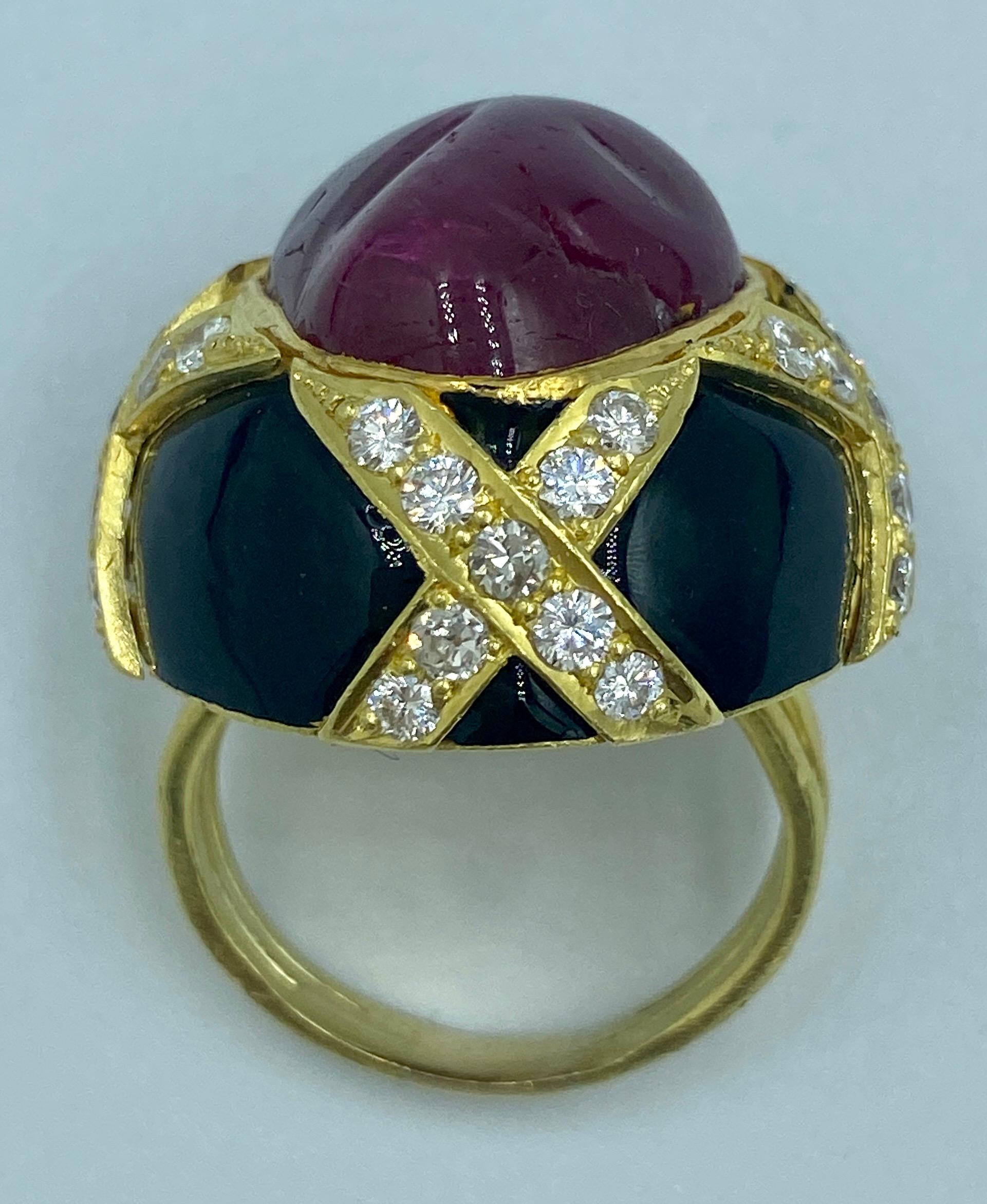 1960s European 18k gold, natural unheated ruby, diamond and onyx cocktail ring In Good Condition For Sale In London, GB