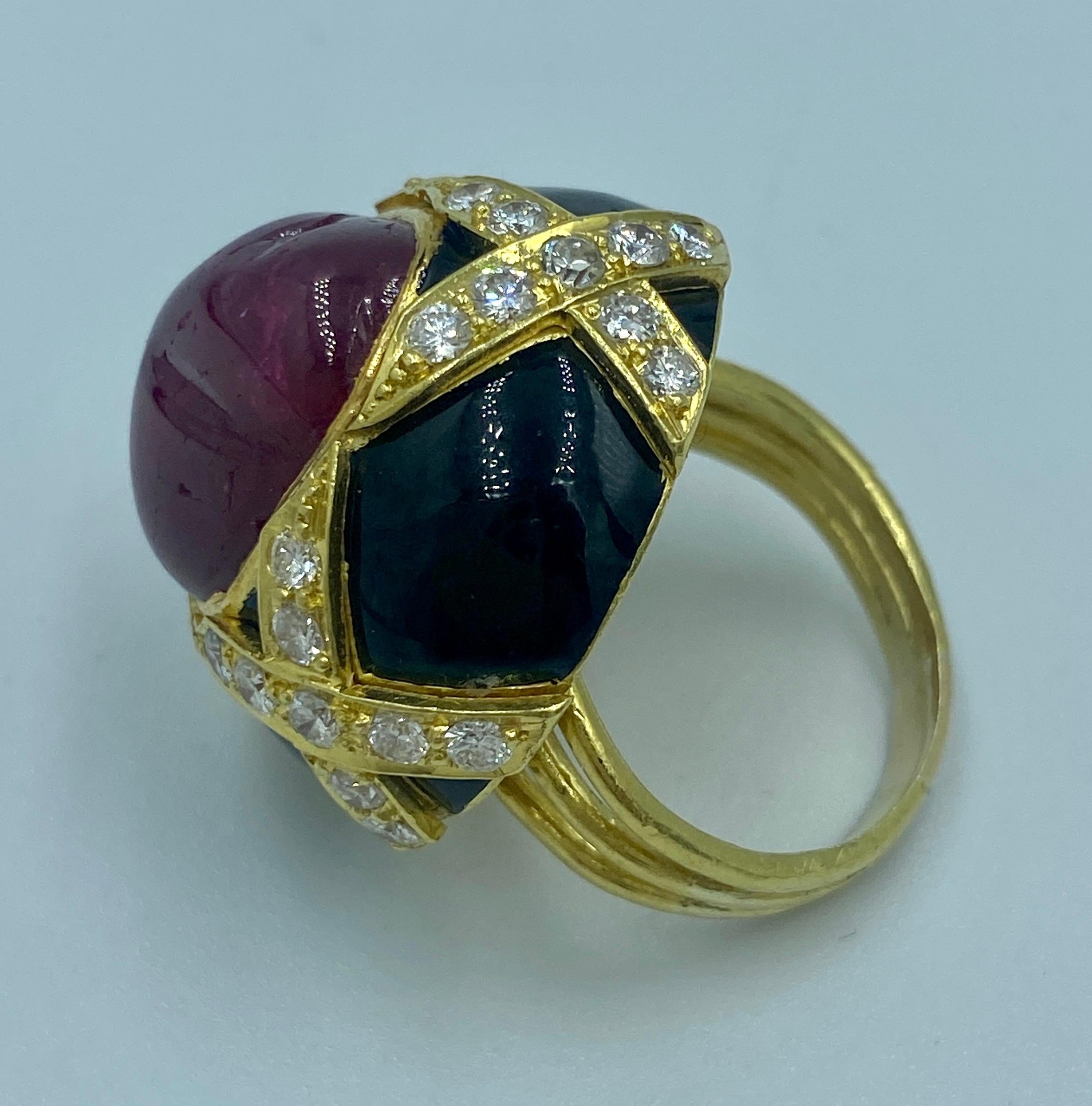 Women's or Men's 1960s European 18k gold, natural unheated ruby, diamond and onyx cocktail ring For Sale