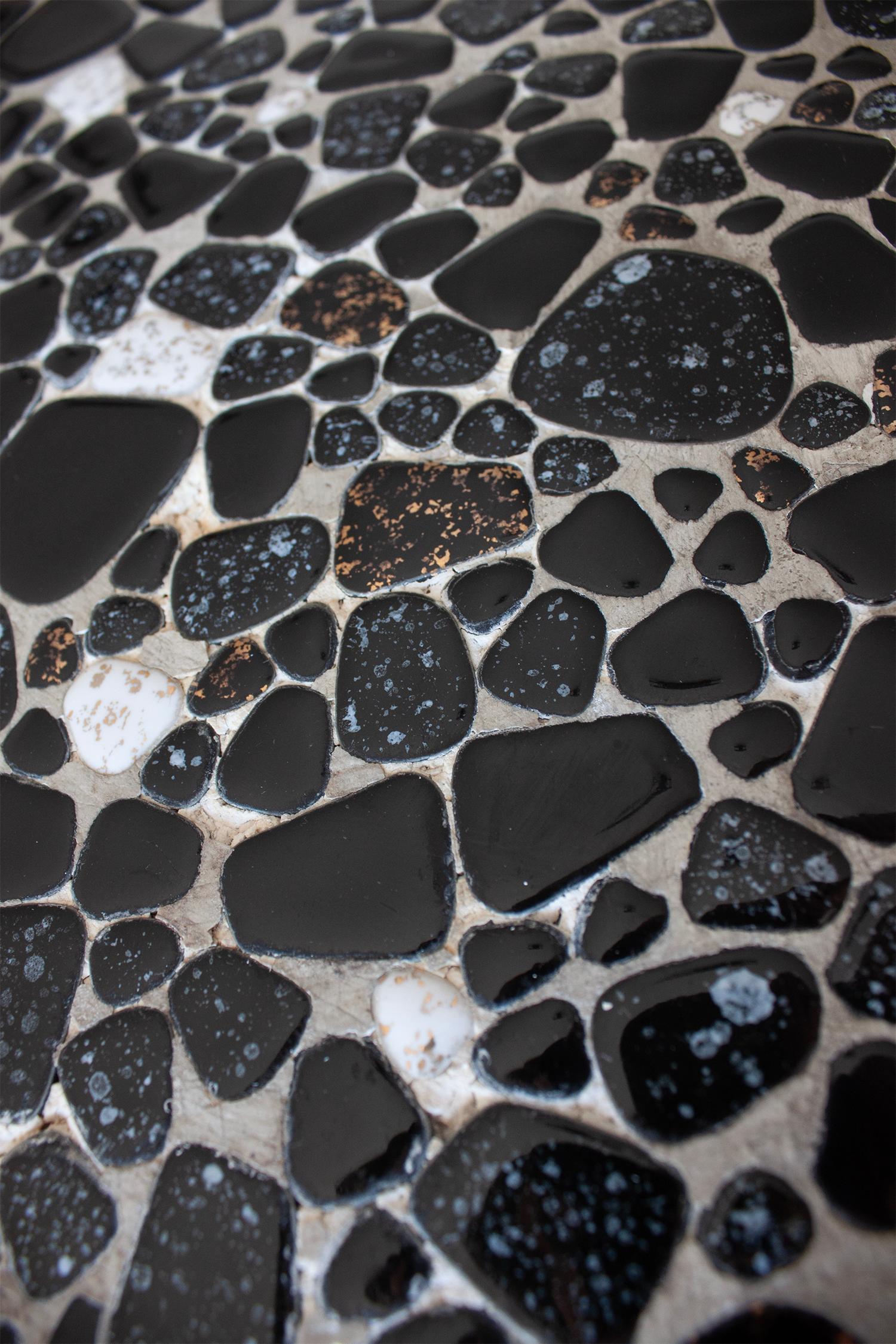 1960s European midcentury modern Stone Pebbles Fragment Terrazzo Coffee Table In Good Condition For Sale In Rümmingen, BW
