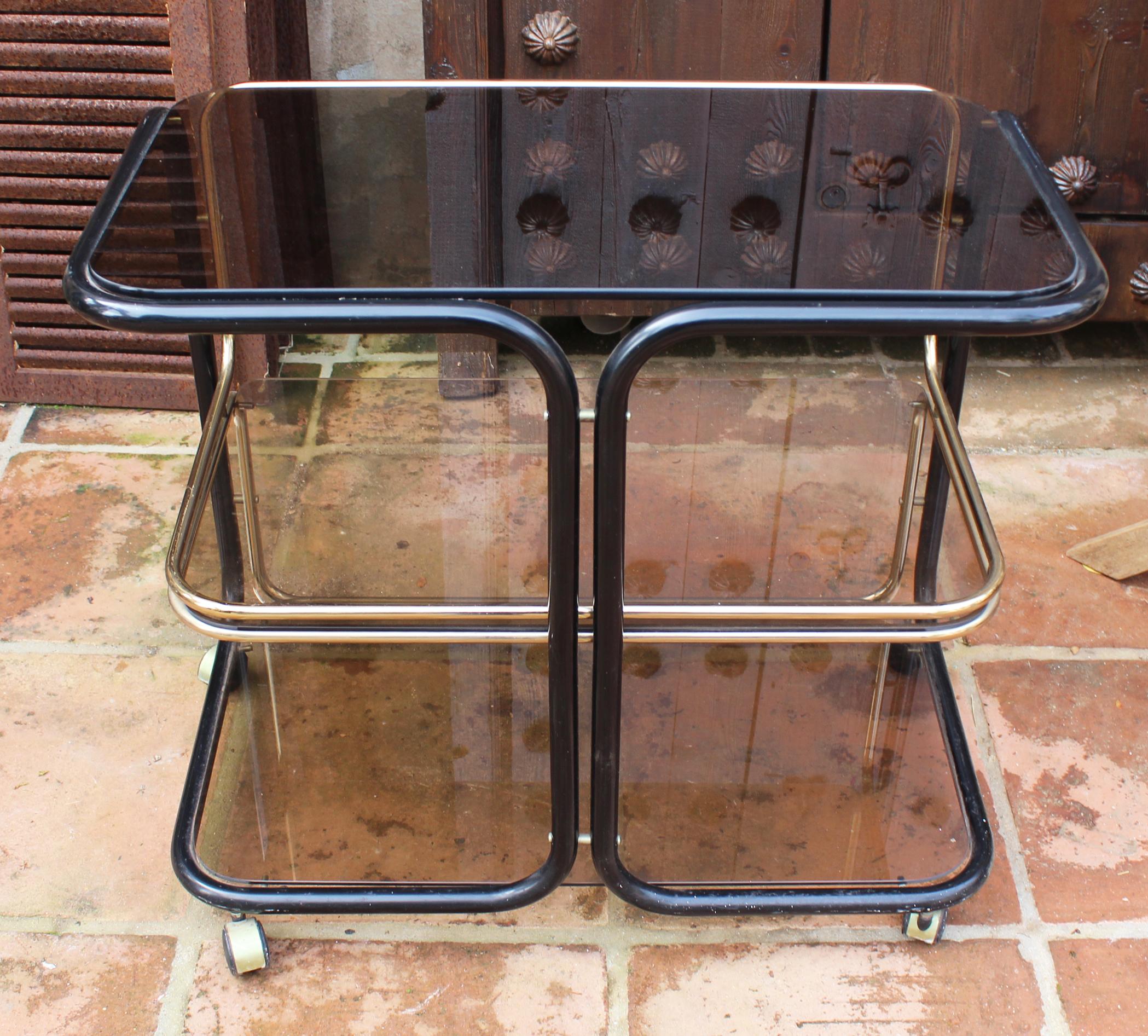 1960s European Vintage Two-Tone Metal Smoked Glass Drinks Trolley For Sale 4