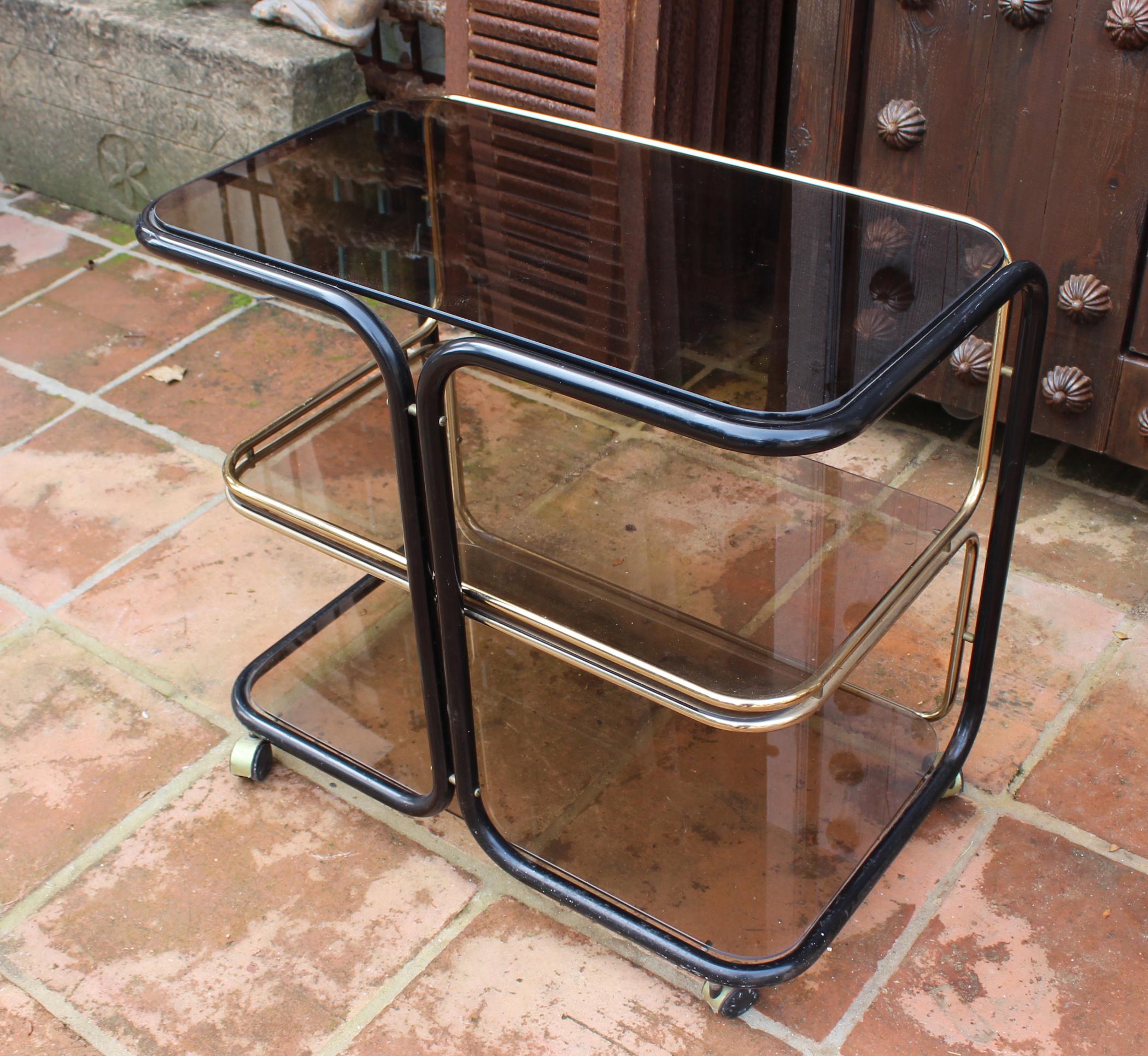 1960s European Vintage Two-Tone Metal Smoked Glass Drinks Trolley For Sale 5