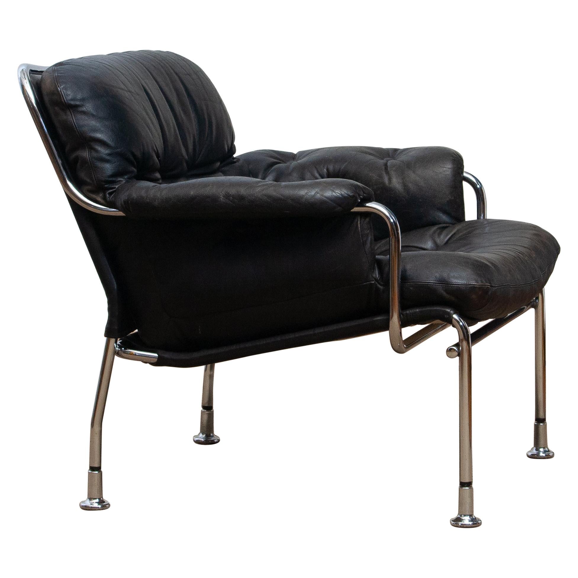 1960s, Eva Lounge Chairs in Chrome and Aged Black Leather by Lindlöfs Möbler 1