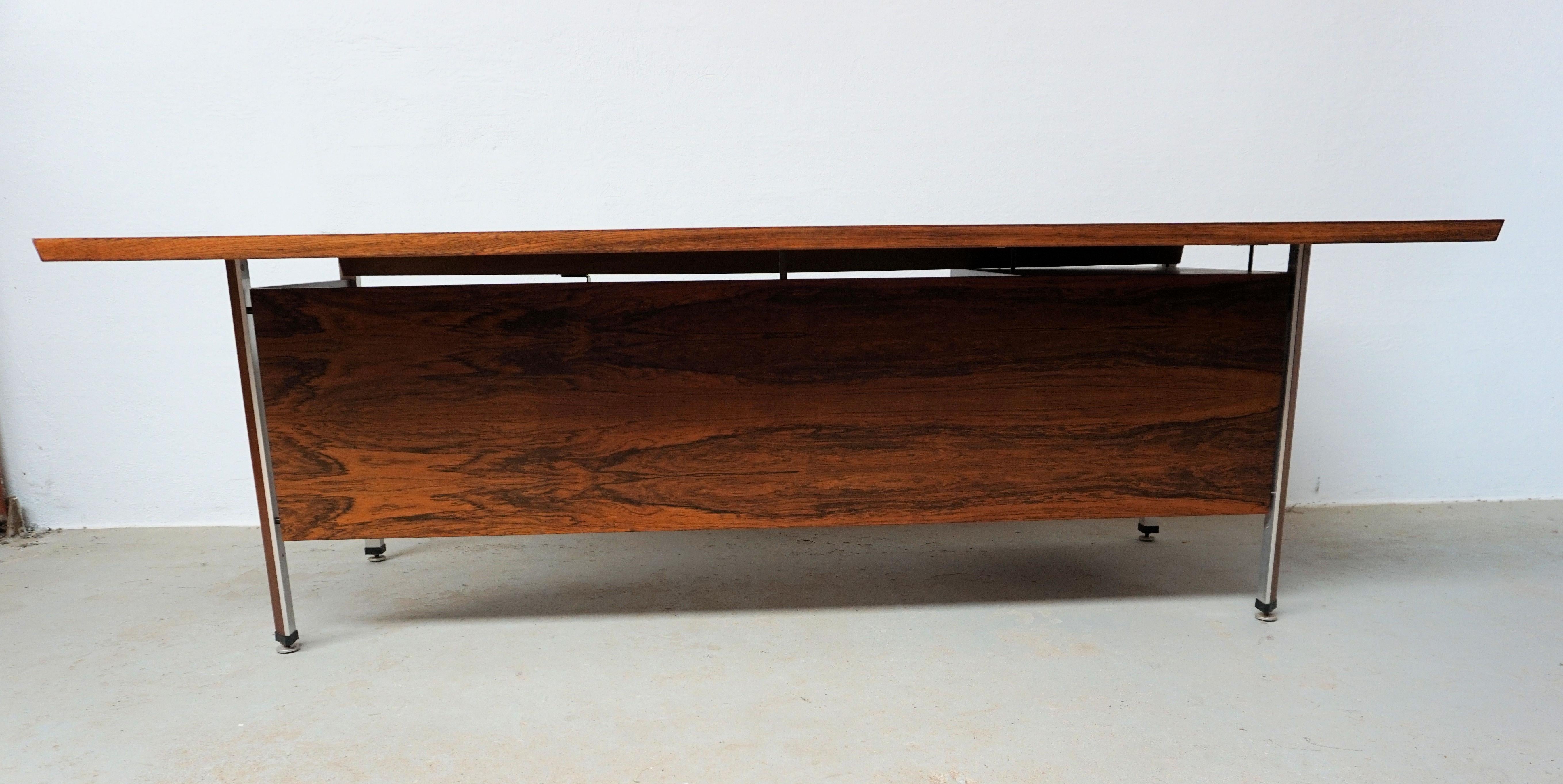 1960s Excecutive Brazilian Rosewood Desk by Finn Juhl in Excellent Condition in vendita 2