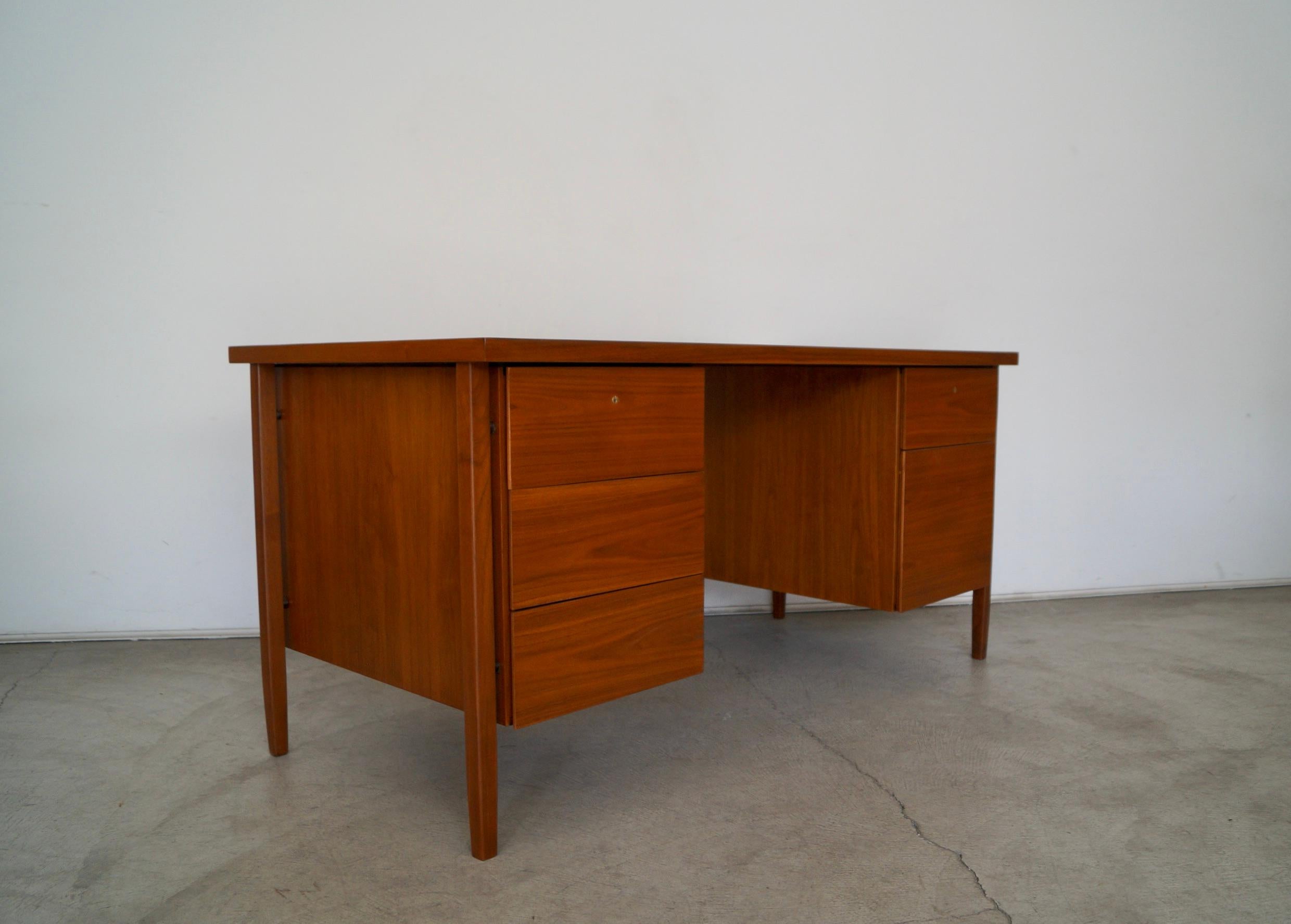 1960s Executive Desk by Florence Knoll 3