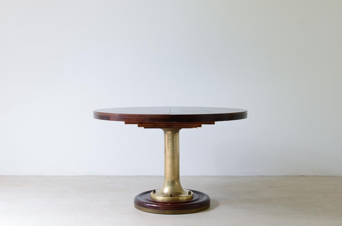 1960 Mesa de barco extensible con columna de bronce fundido Moderno de mediados de siglo en venta