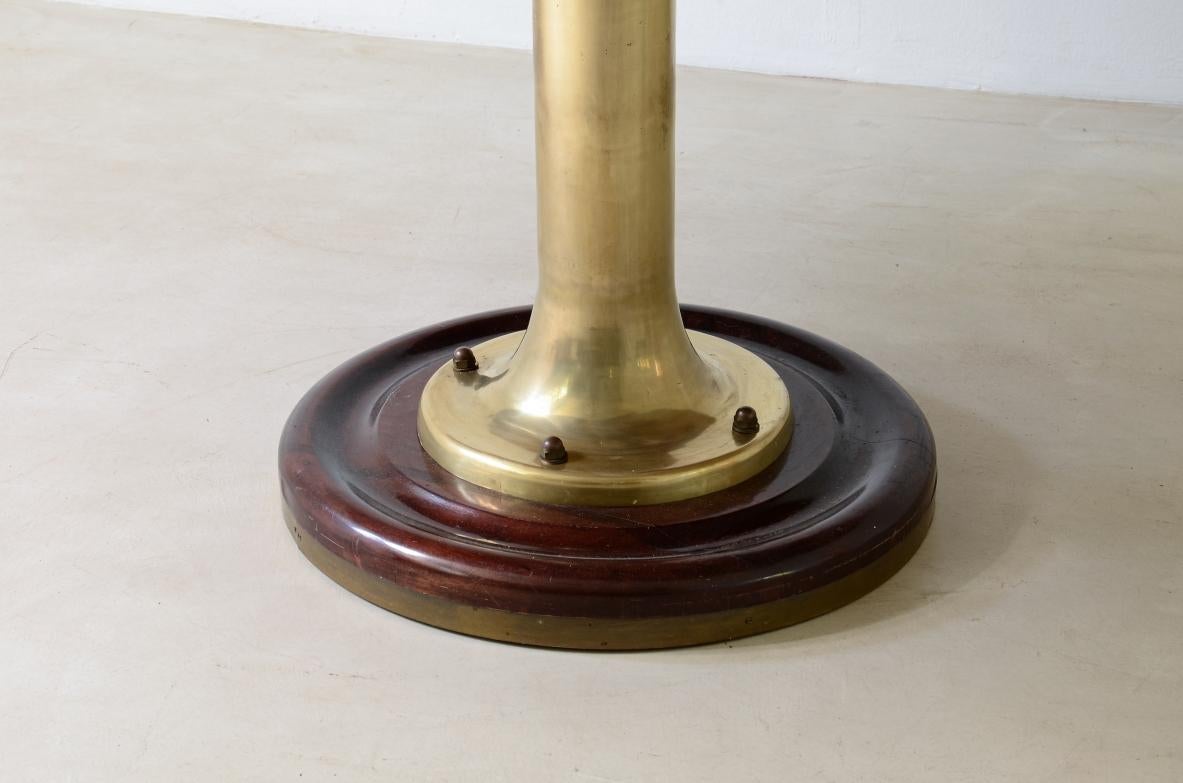 1960 Mesa de barco extensible con columna de bronce fundido Italiano en venta